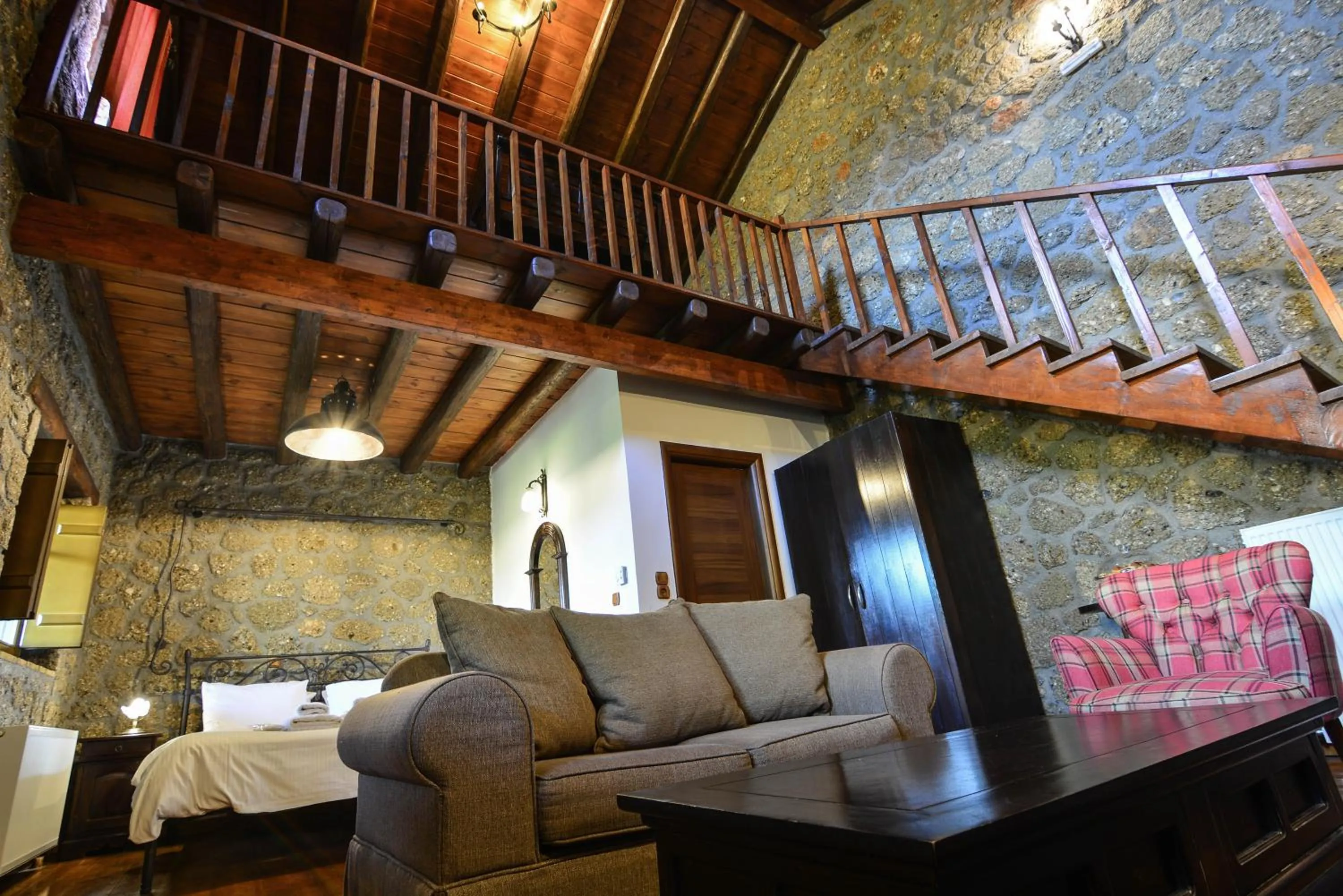 Pera Alonia Guest House