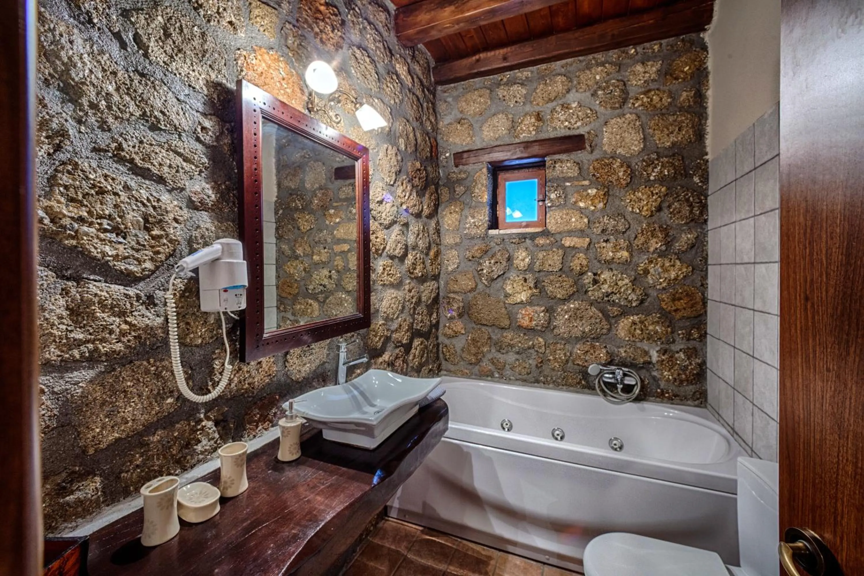 Bathroom in Pera Alonia Guest House