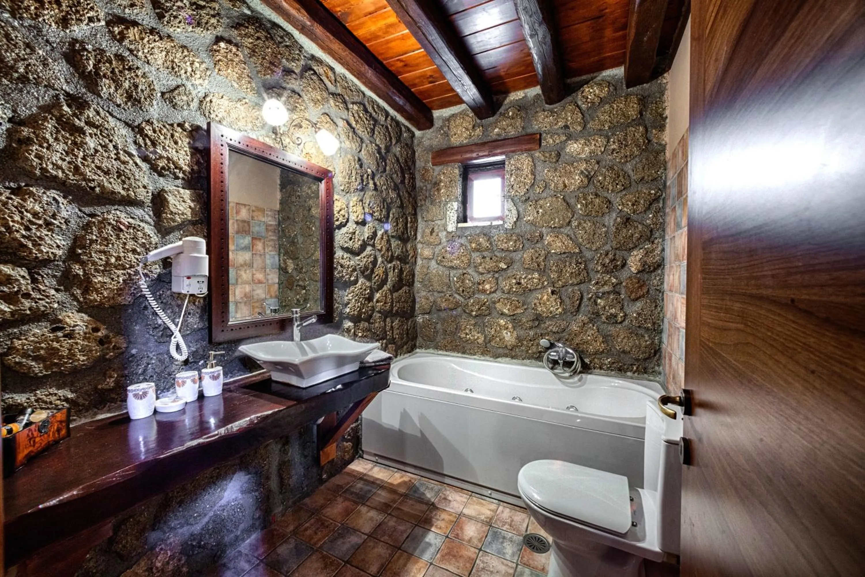 Bathroom in Pera Alonia Guest House