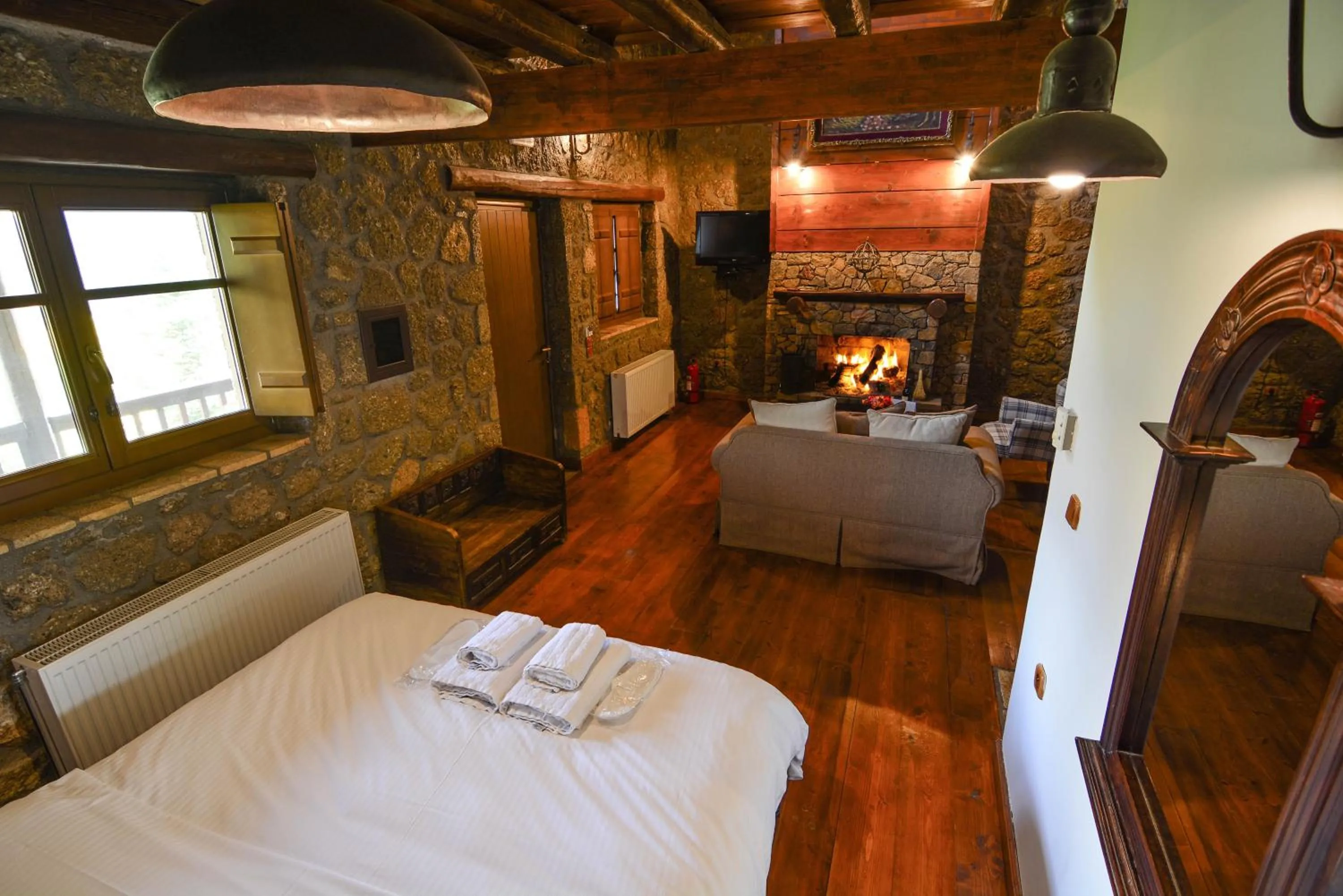 Bed in Pera Alonia Guest House