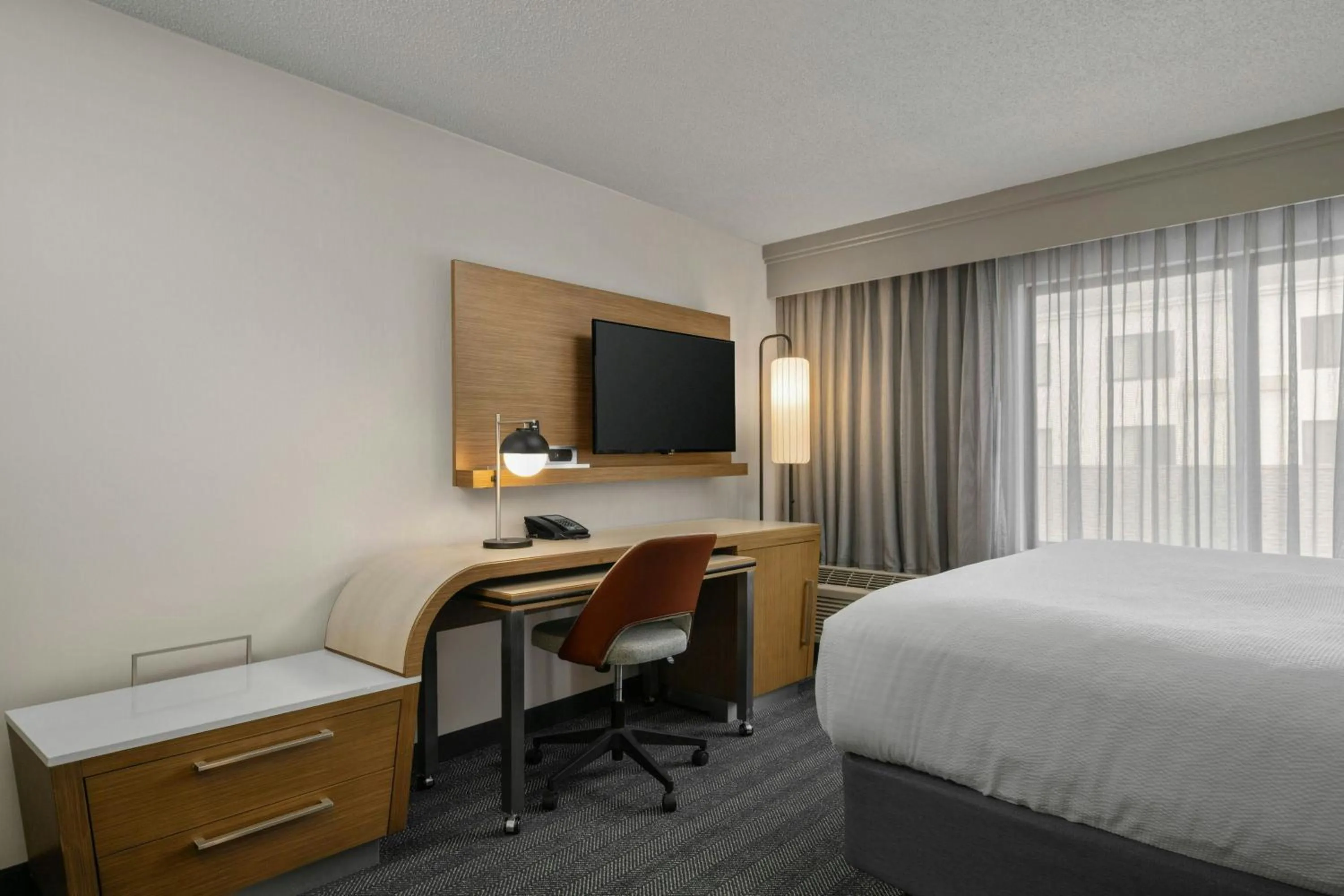 Photo of the whole room, Bed in Courtyard Boise Downtown