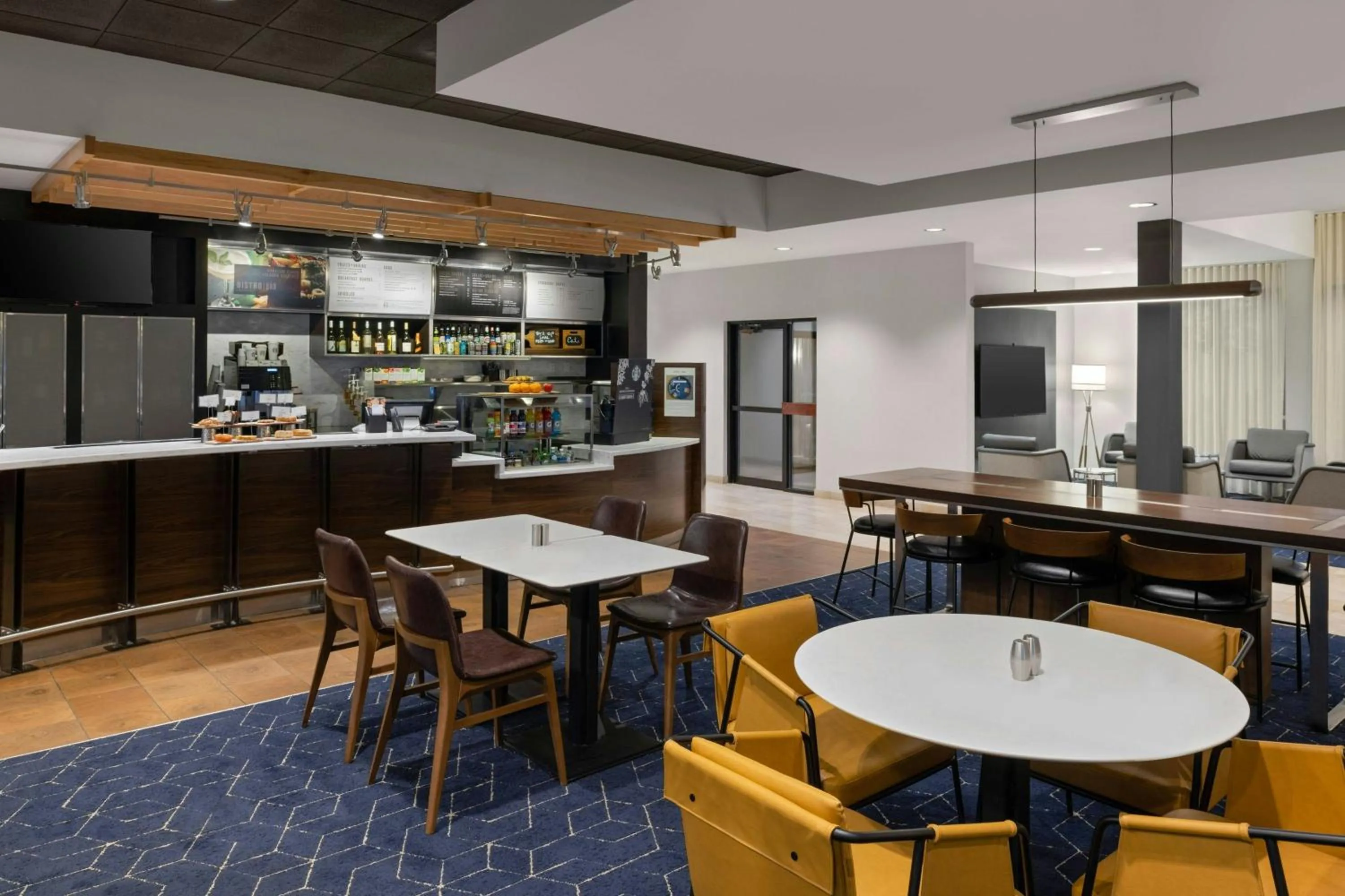 Restaurant/places to eat in Courtyard Boise Downtown