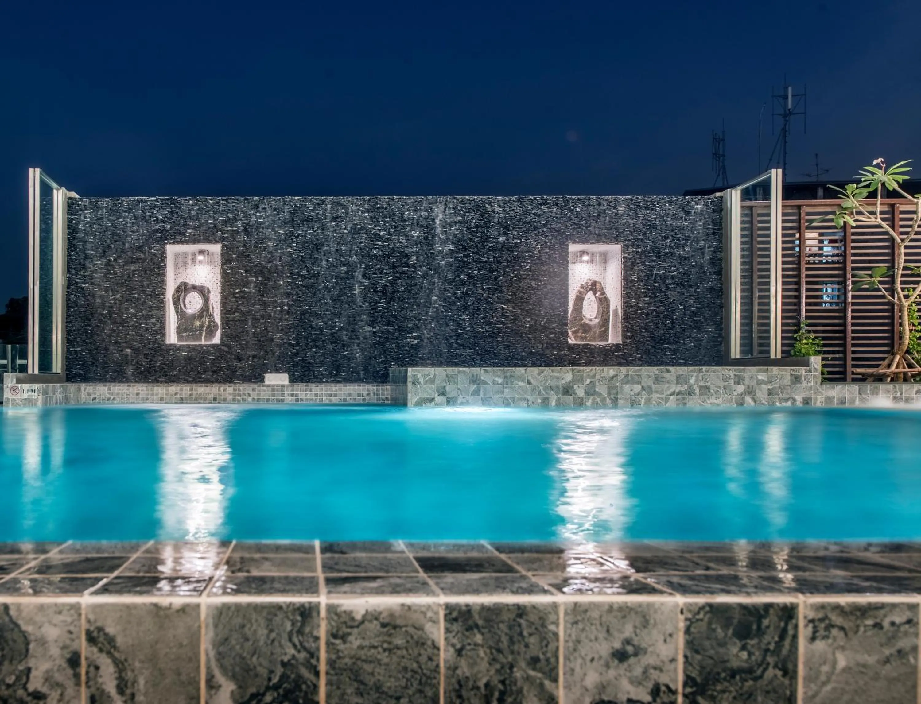 Swimming pool in Siam Tharadol