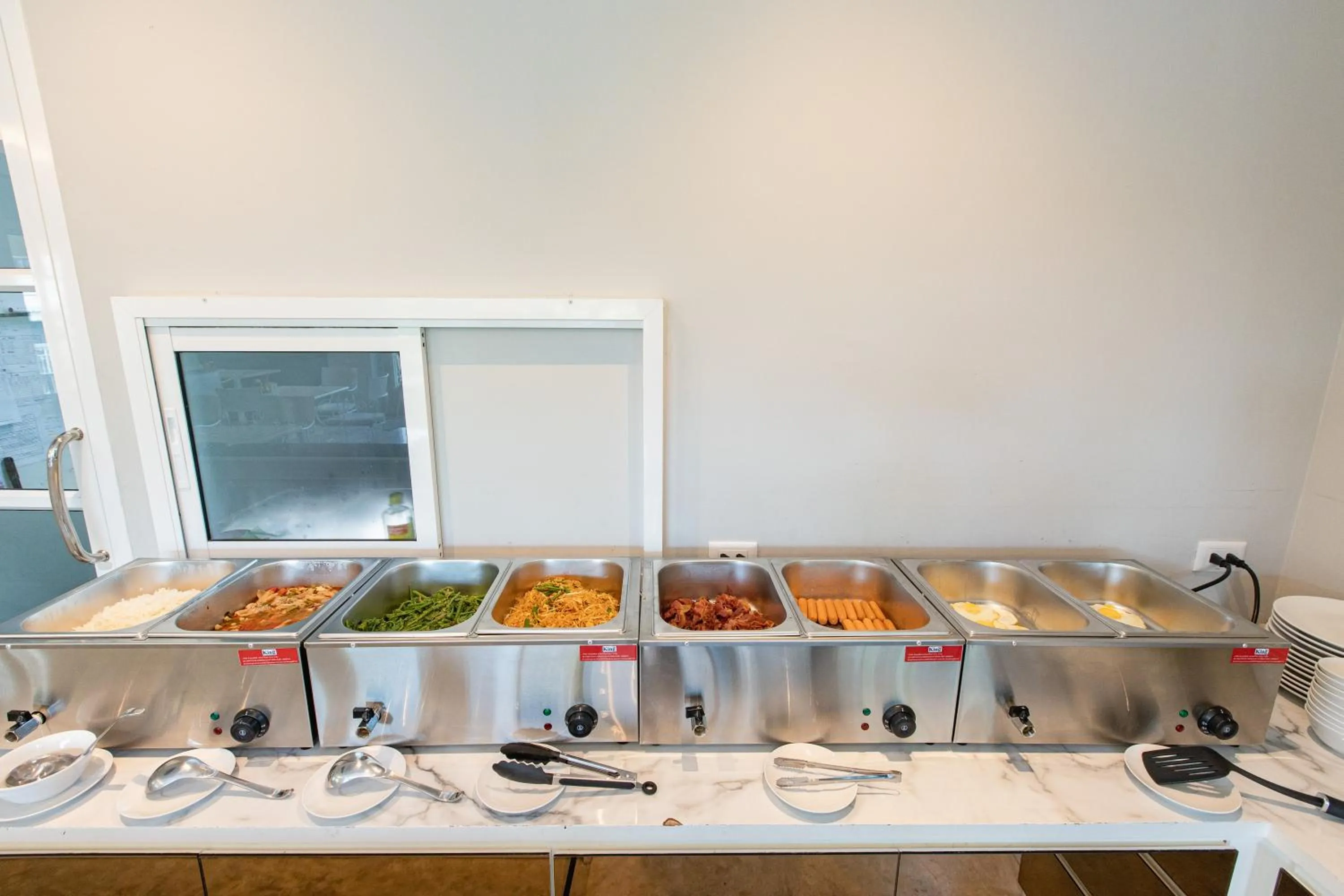 Dining area in Siam Tharadol