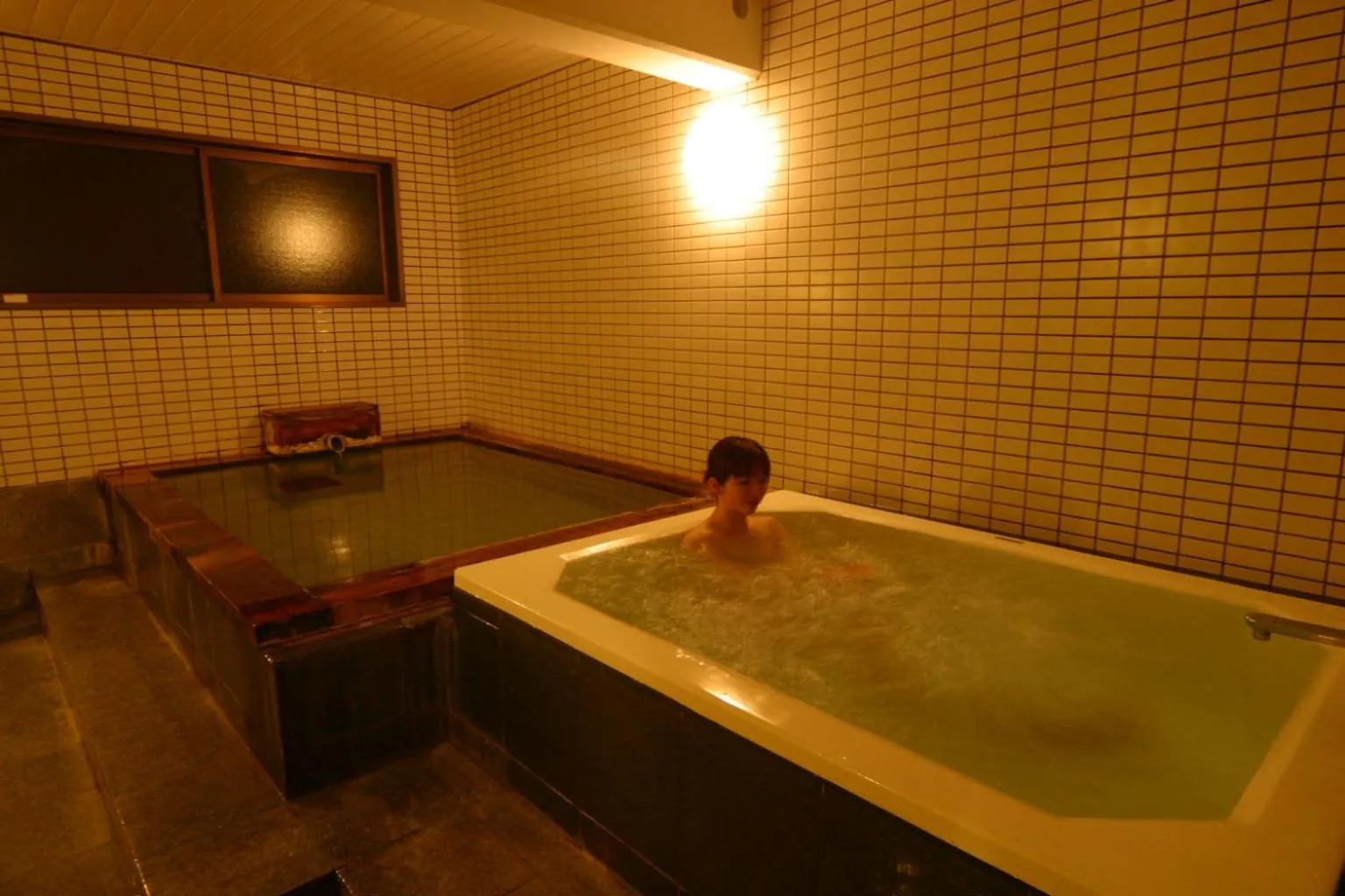 Hot Tub in Pension Raisin