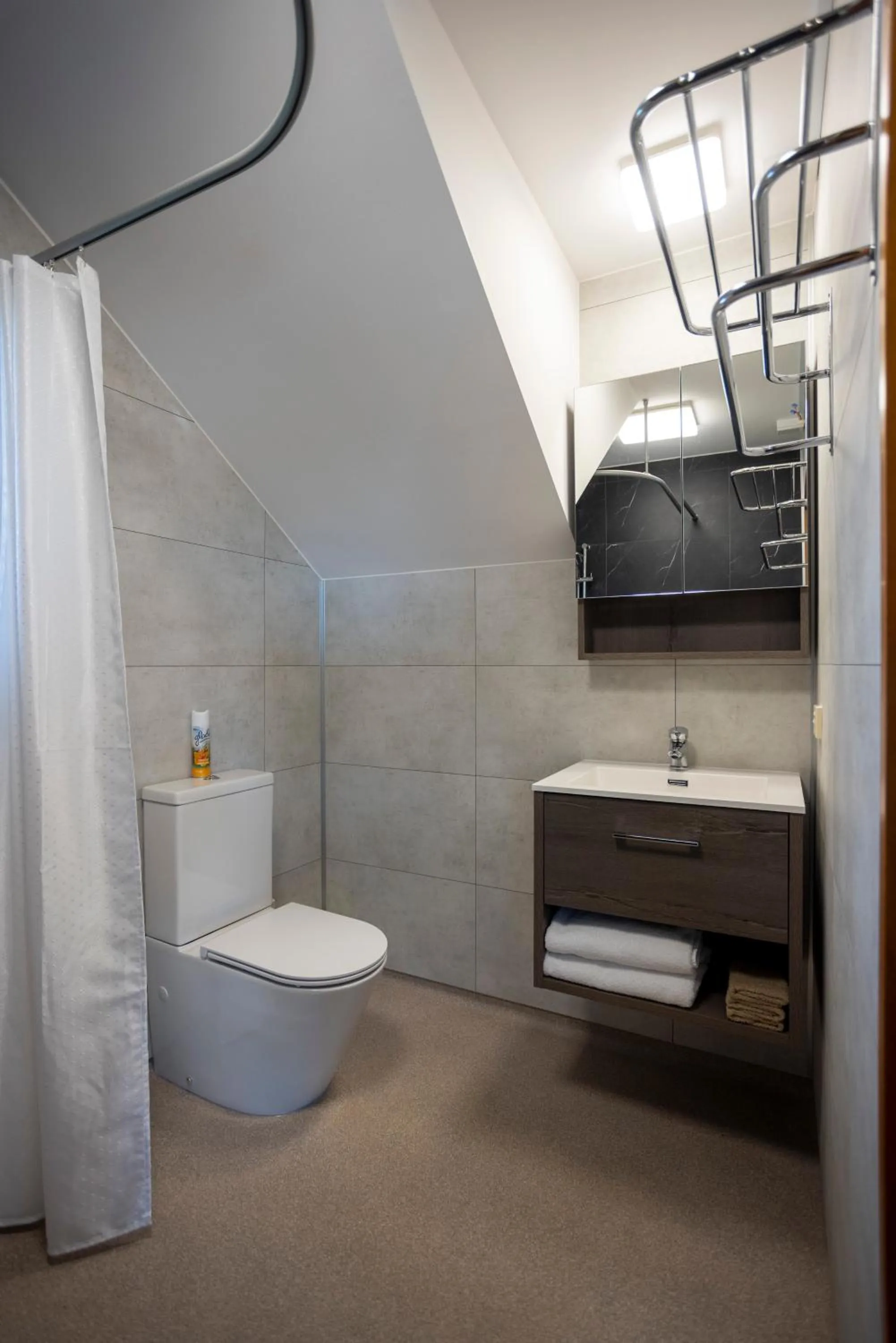 Shower in Haast Beach Motel