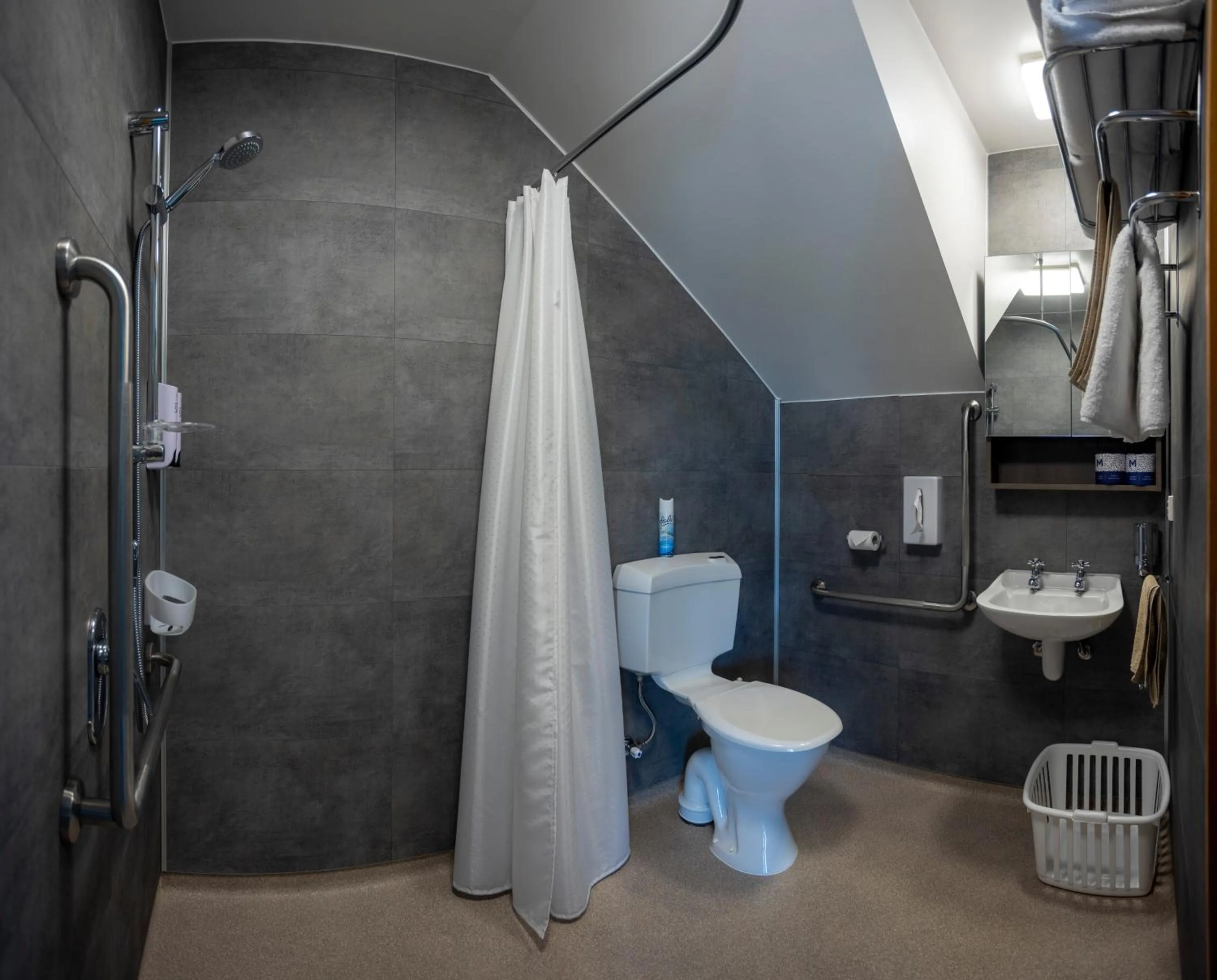 Toilet in Haast Beach Motel