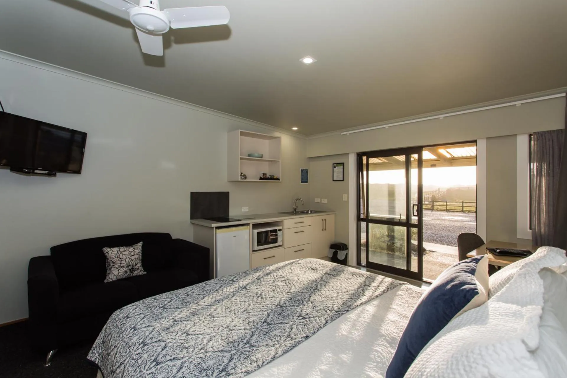 Photo of the whole room, Bed in Haast Beach Motel