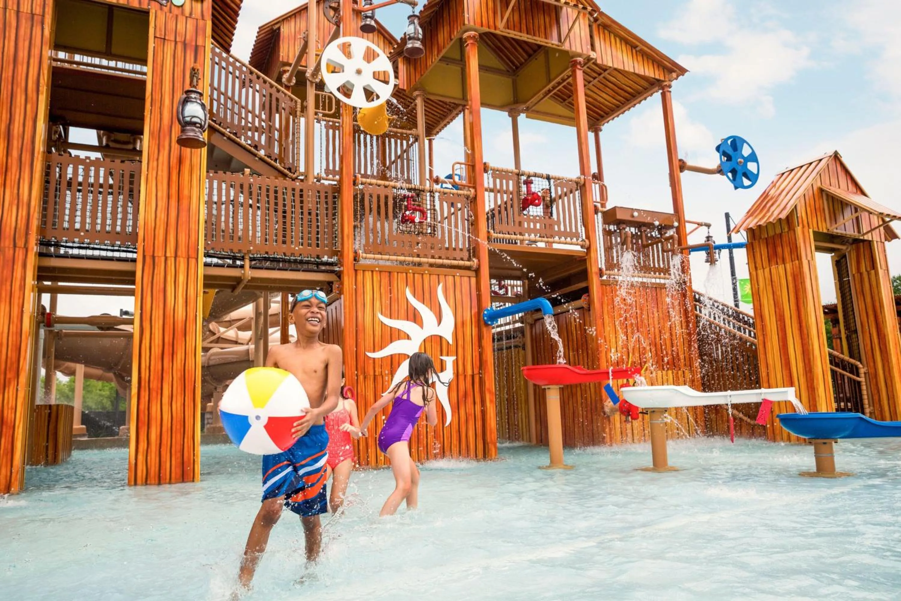 Swimming pool in Gaylord Texan Resort and Convention Center