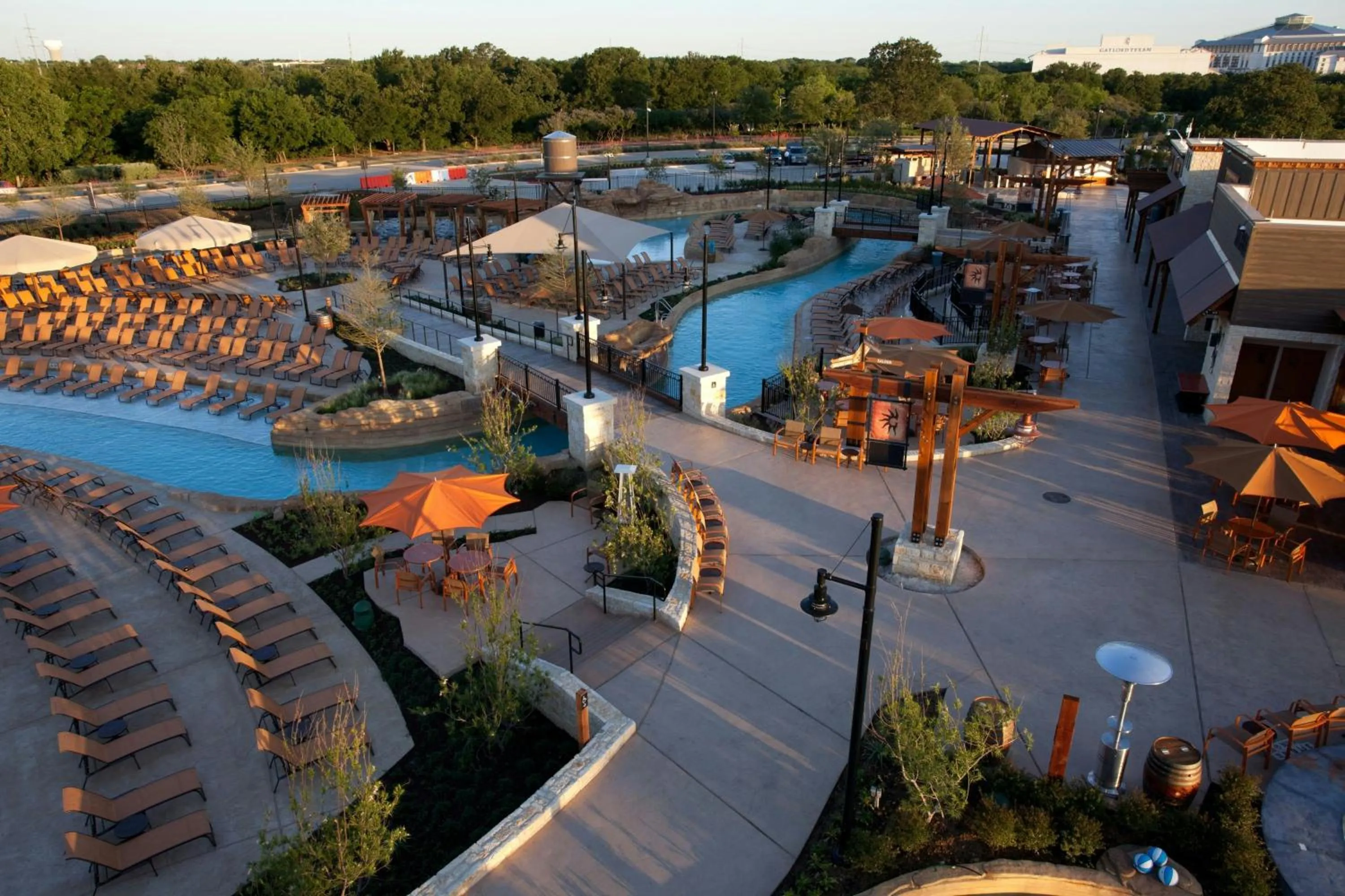 Swimming pool in Gaylord Texan Resort and Convention Center