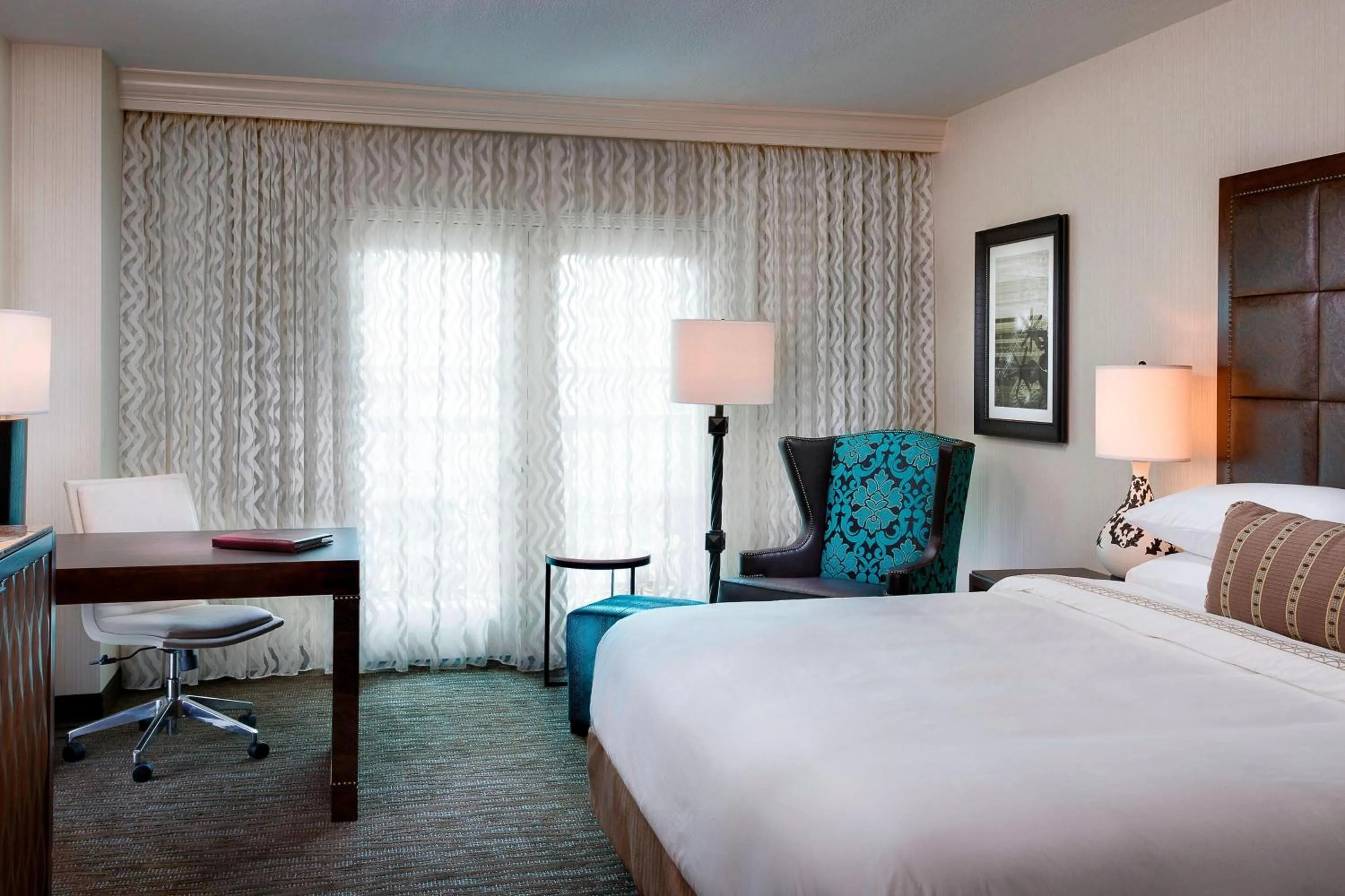 Photo of the whole room, Bed in Gaylord Texan Resort and Convention Center