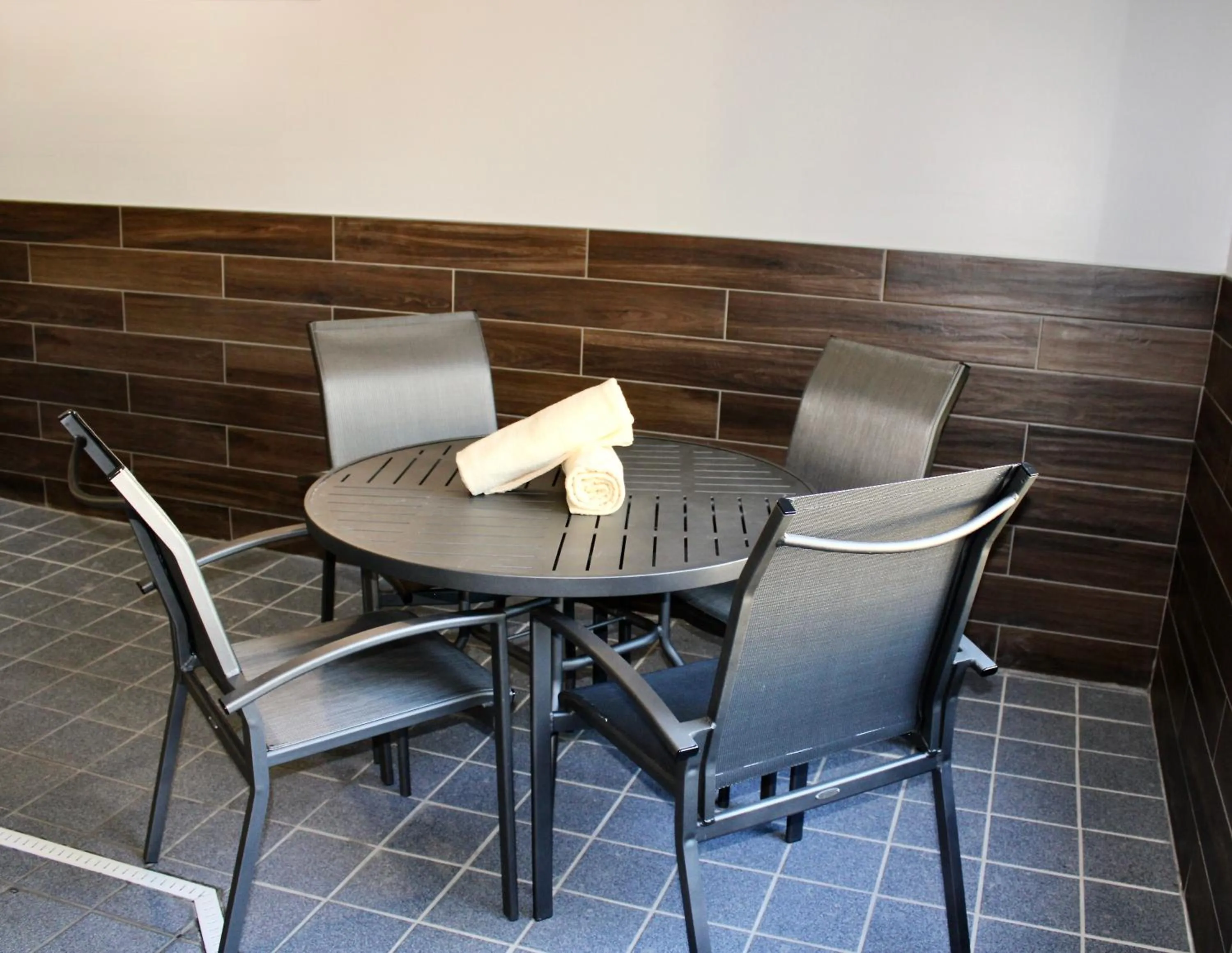 Swimming pool in Fairfield Inn Boise Airport