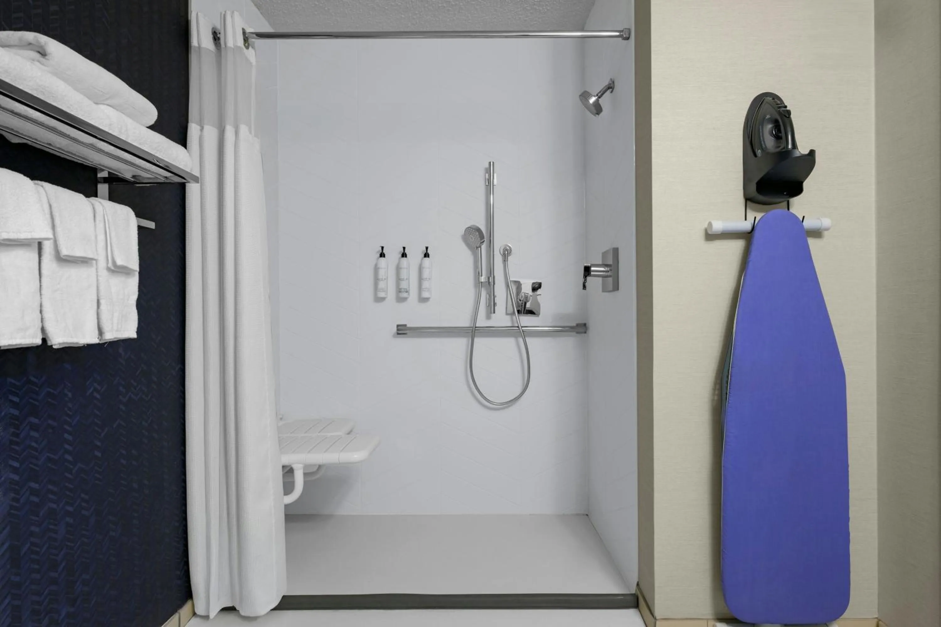 Bathroom in Fairfield Inn Boise Airport