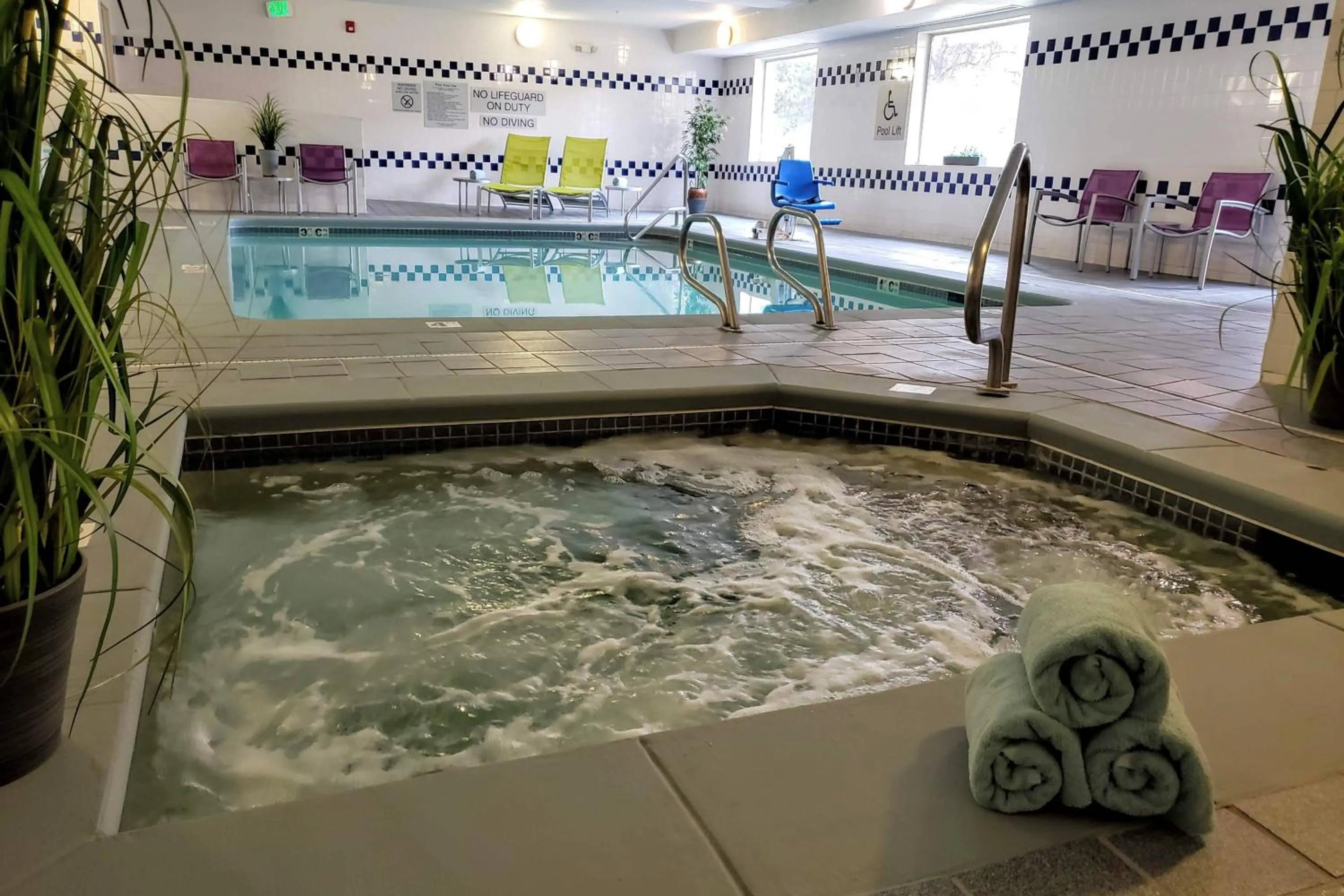 Swimming pool in Fairfield Inn Boise Airport