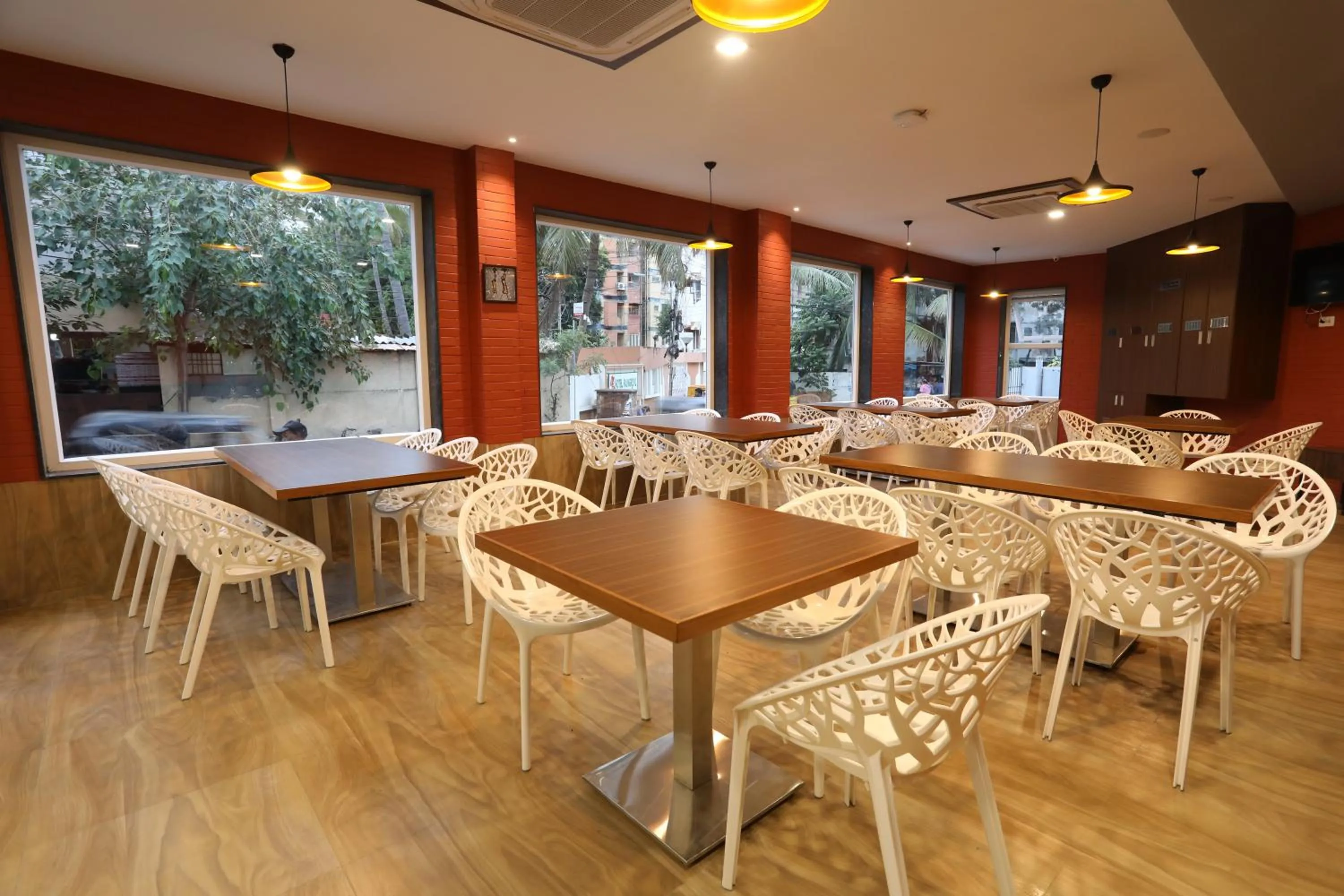 Lounge or bar in Season 4 Residences - Nungambakkam Near US consulate, Apollo Hospital, Shankar Nethralaya