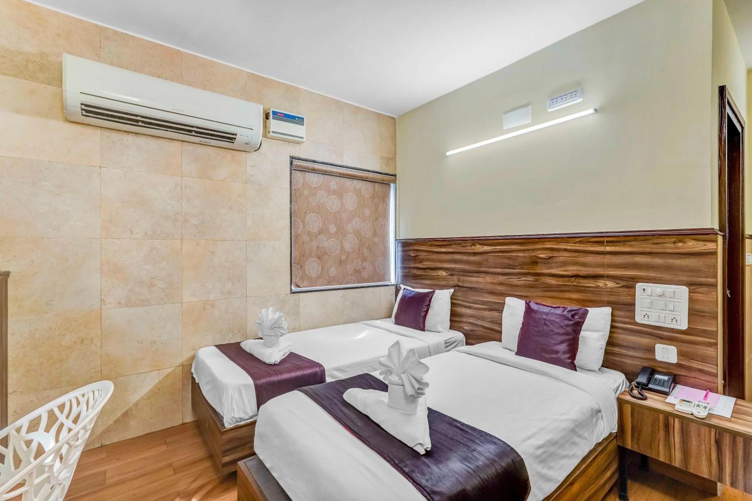 Restaurant/places to eat, Bed in Season 4 Residences - Nungambakkam Near US consulate, Apollo Hospital, Shankar Nethralaya