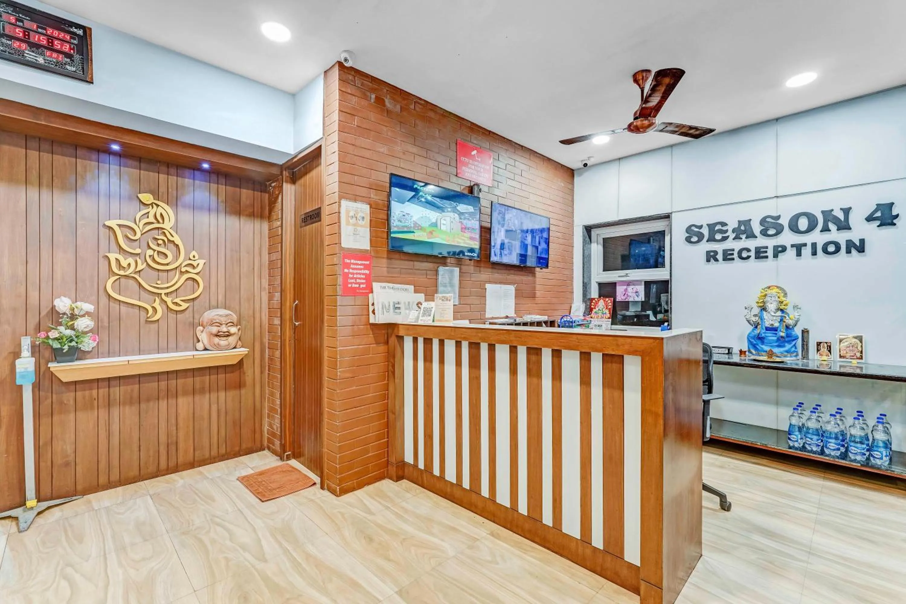 Restaurant/places to eat in Season 4 Residences - Nungambakkam Near US consulate, Apollo Hospital, Shankar Nethralaya