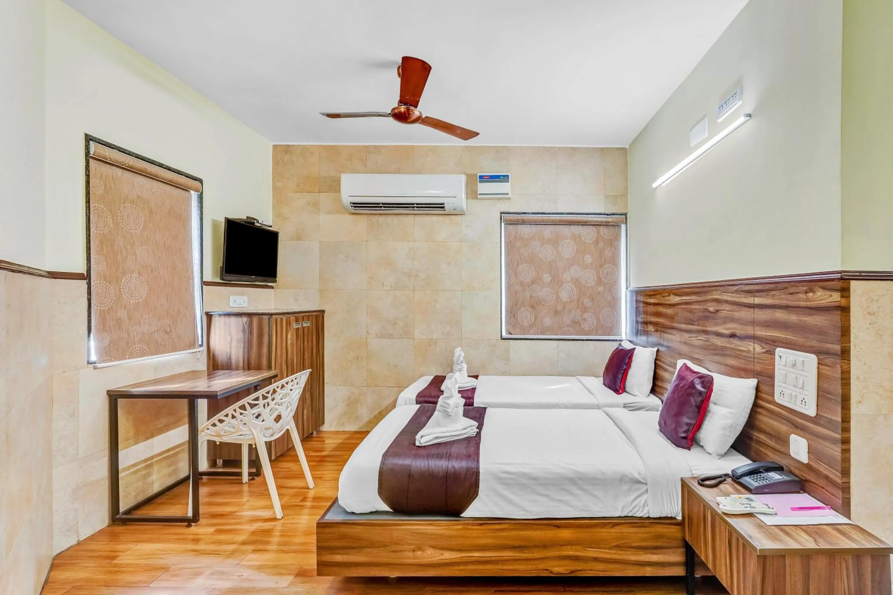 Restaurant/places to eat, Bed in Season 4 Residences - Nungambakkam Near US consulate, Apollo Hospital, Shankar Nethralaya