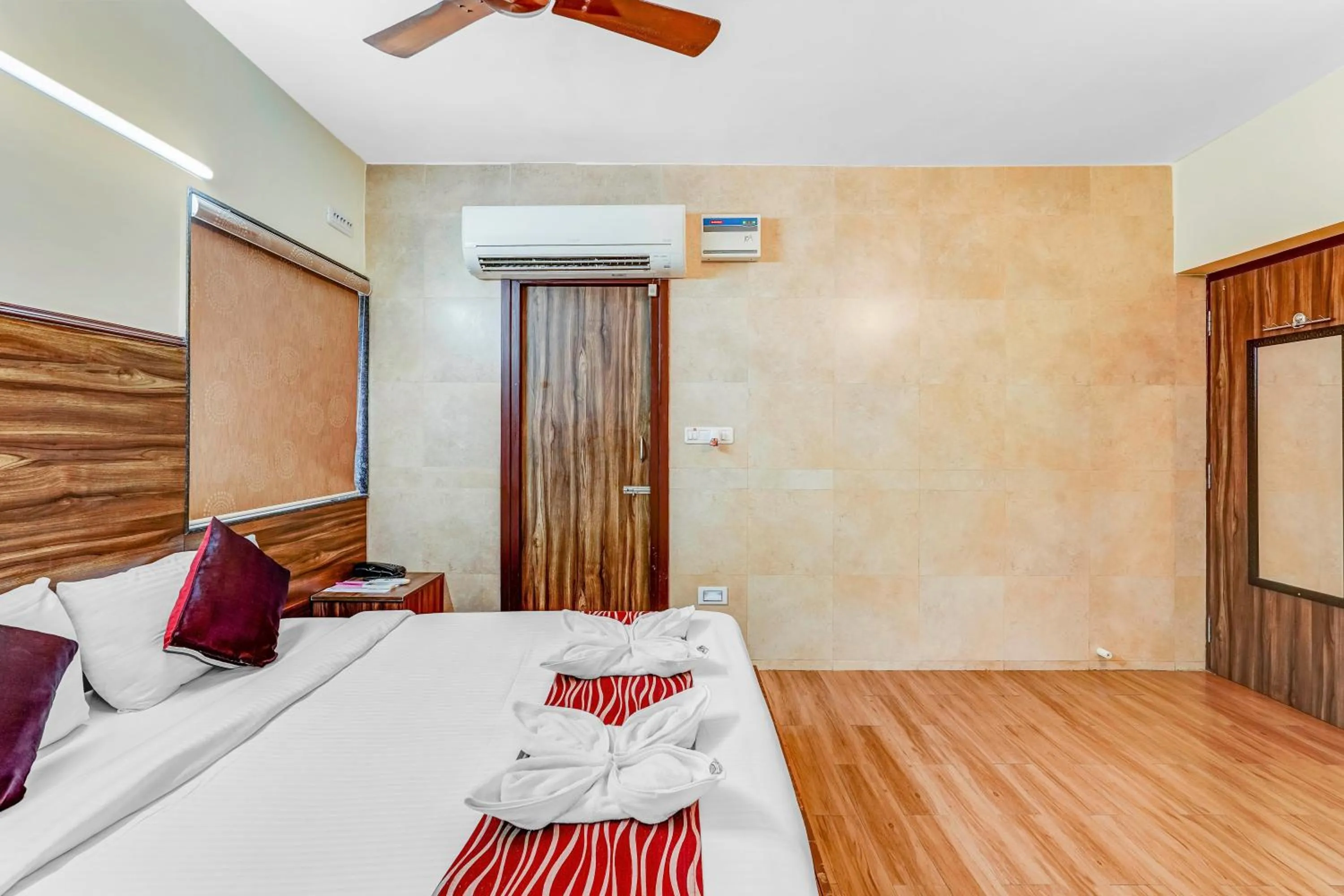 Bed in Season 4 Residences - Nungambakkam Near US consulate, Apollo Hospital, Shankar Nethralaya