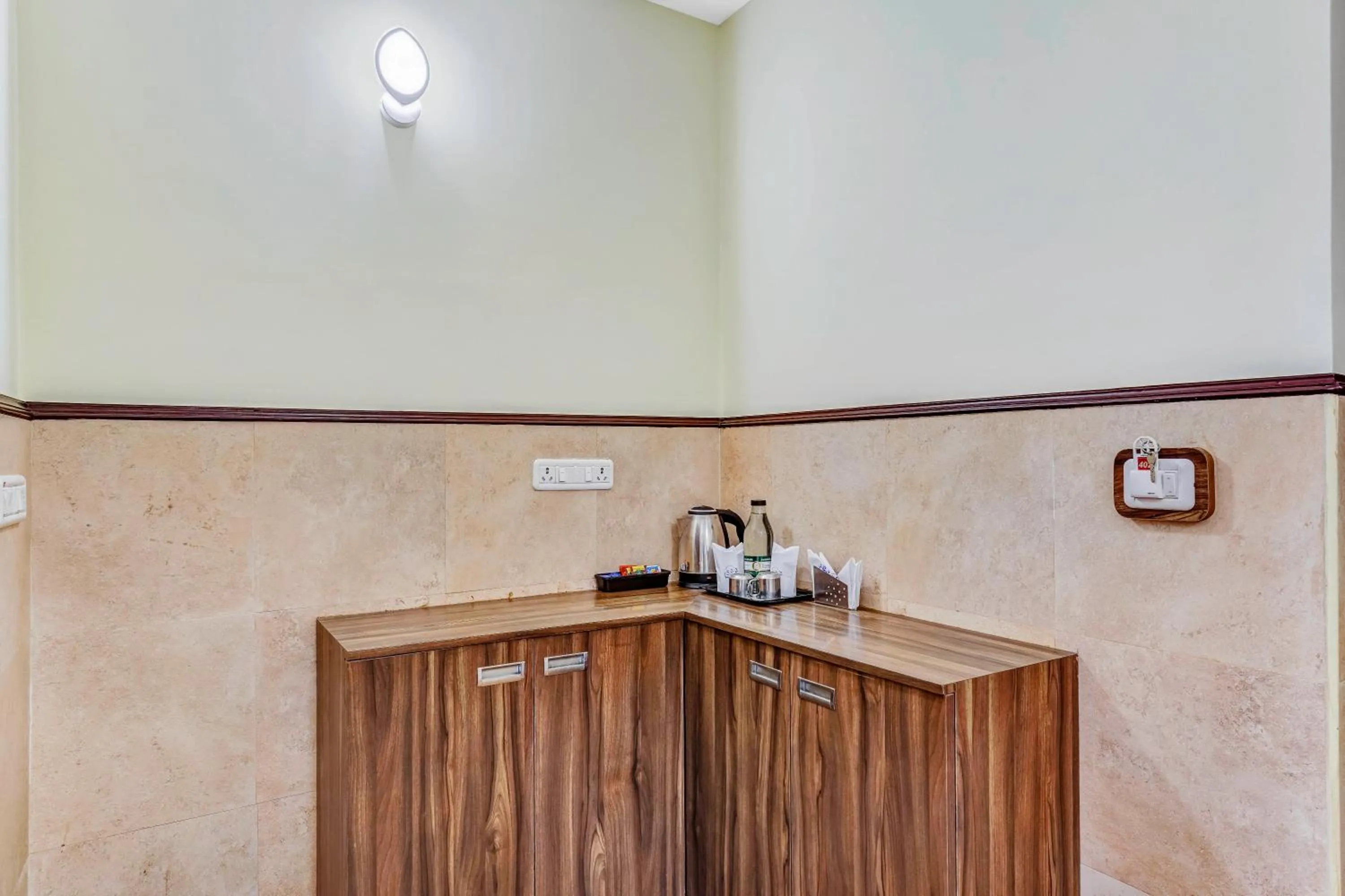 Restaurant/places to eat in Season 4 Residences - Nungambakkam Near US consulate, Apollo Hospital, Shankar Nethralaya