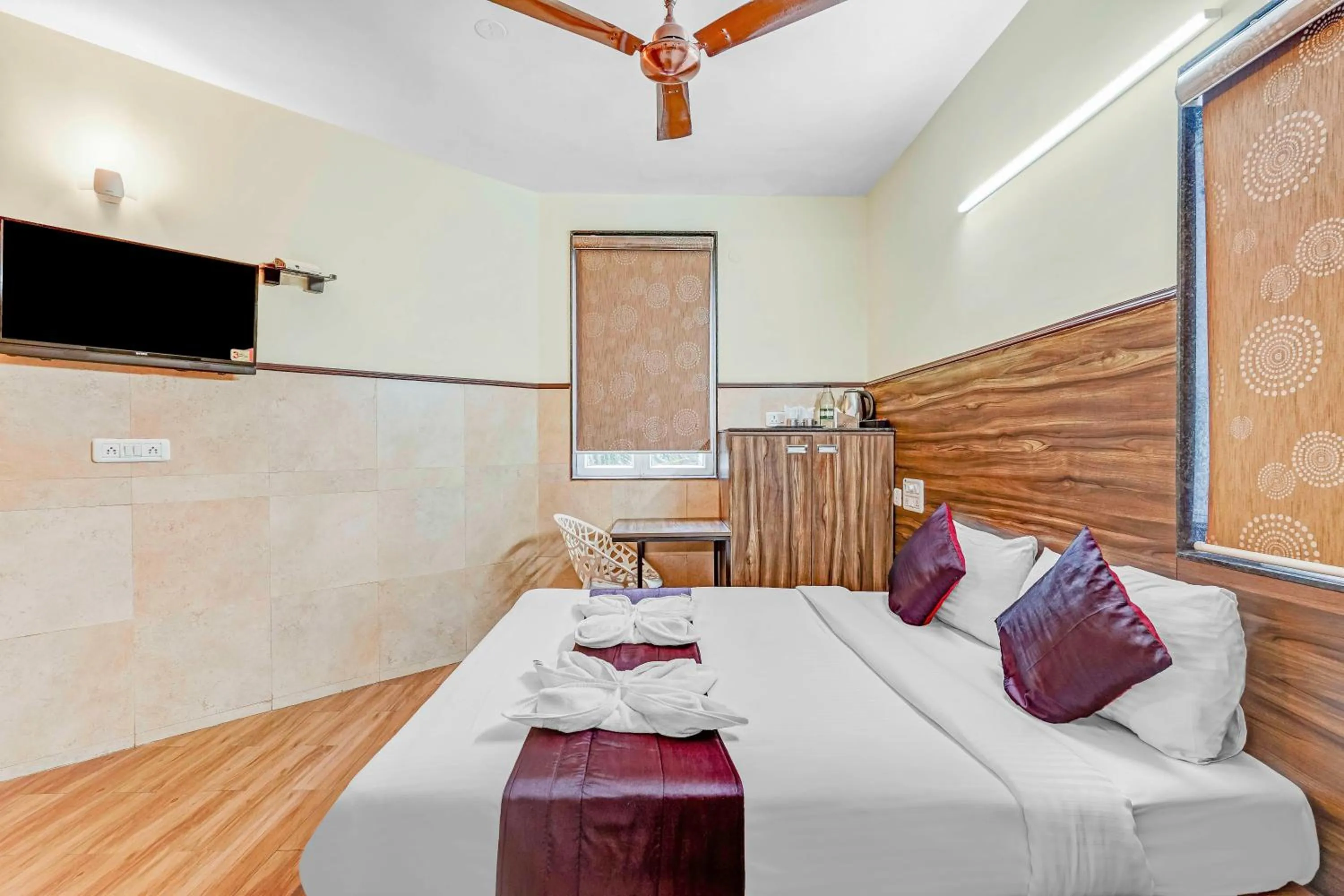 Bed in Season 4 Residences - Nungambakkam Near US consulate, Apollo Hospital, Shankar Nethralaya