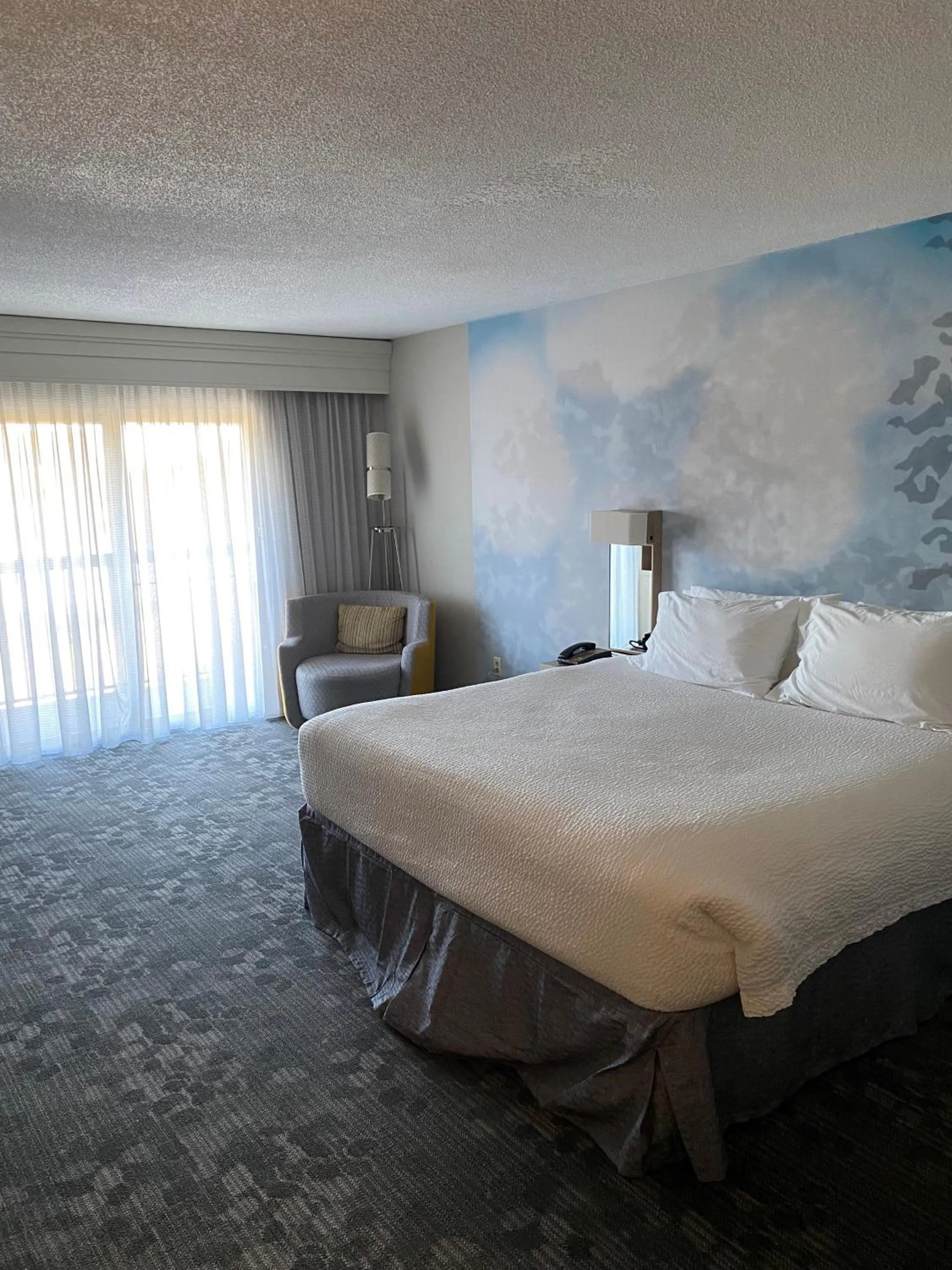 Bed in Courtyard Boston Raynham