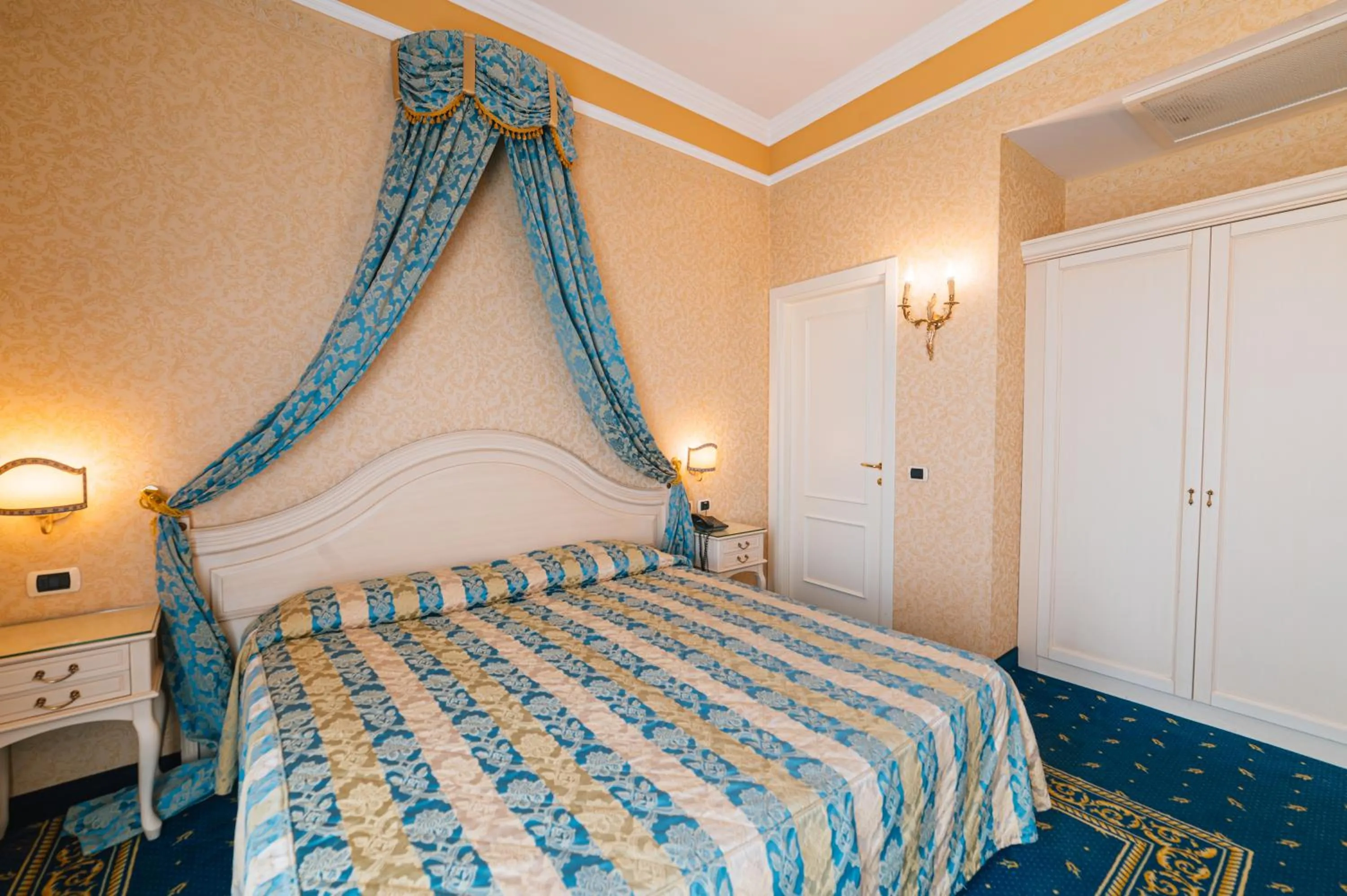 Bed in Hotel Terme Helvetia