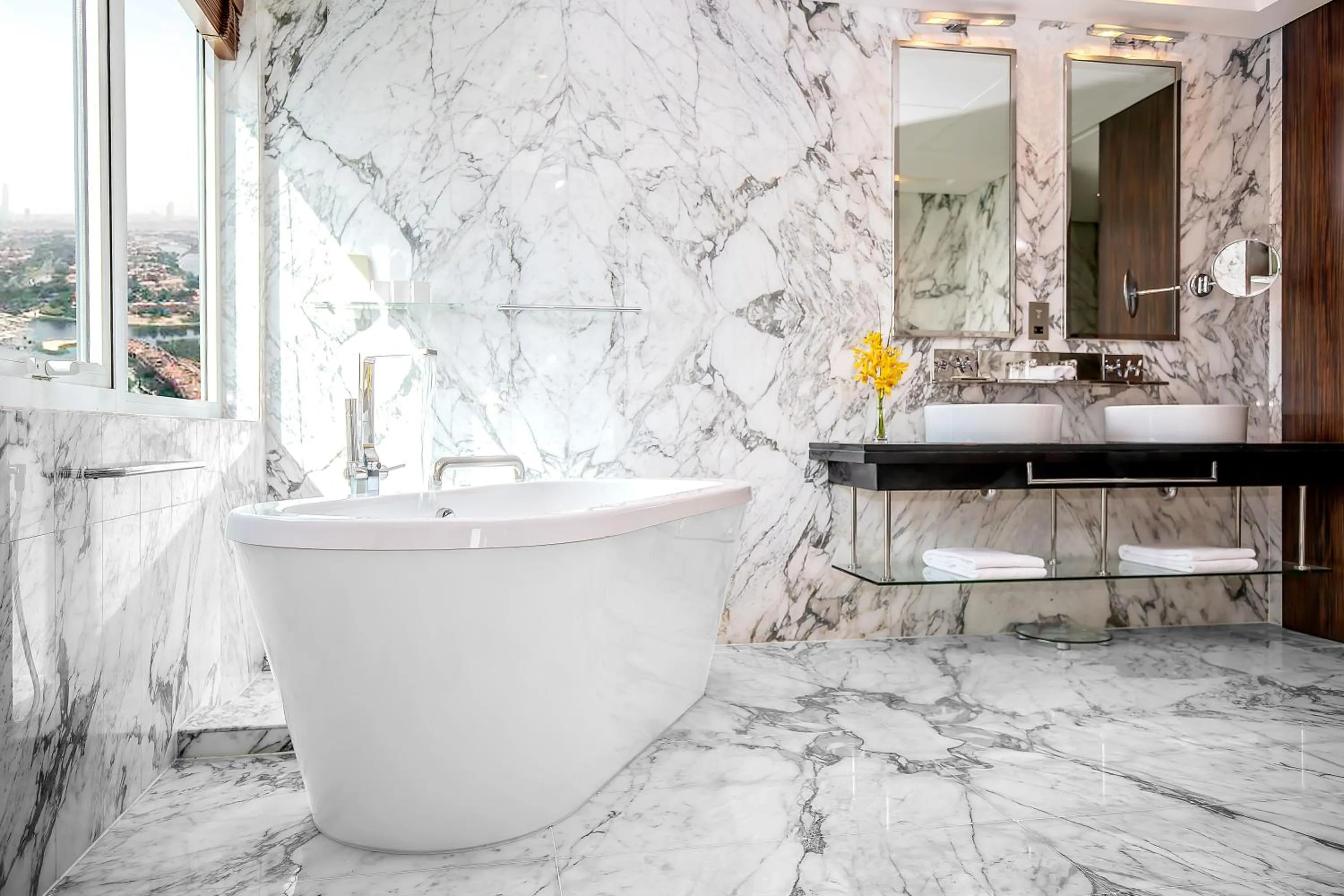 Bathroom in voco - Bonnington Dubai by IHG