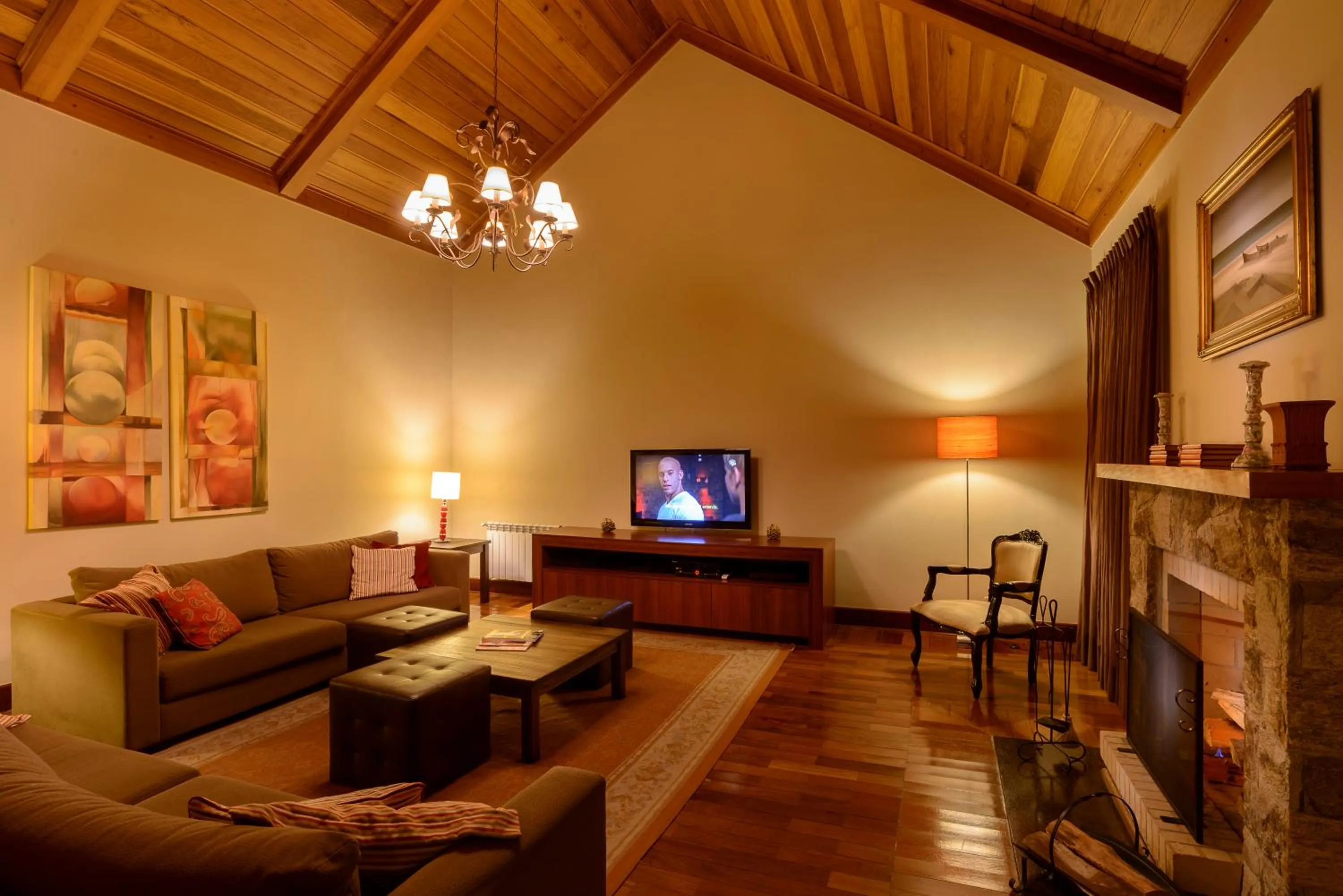 Communal lounge/ TV room in Hotel Le Renard - Campos do Jordao