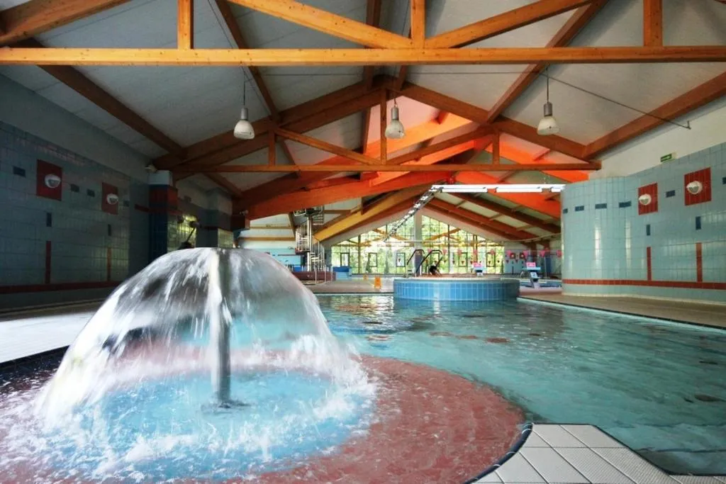 Swimming pool in Stacja Nowa Gdynia Bed & Breakfast Aquapark