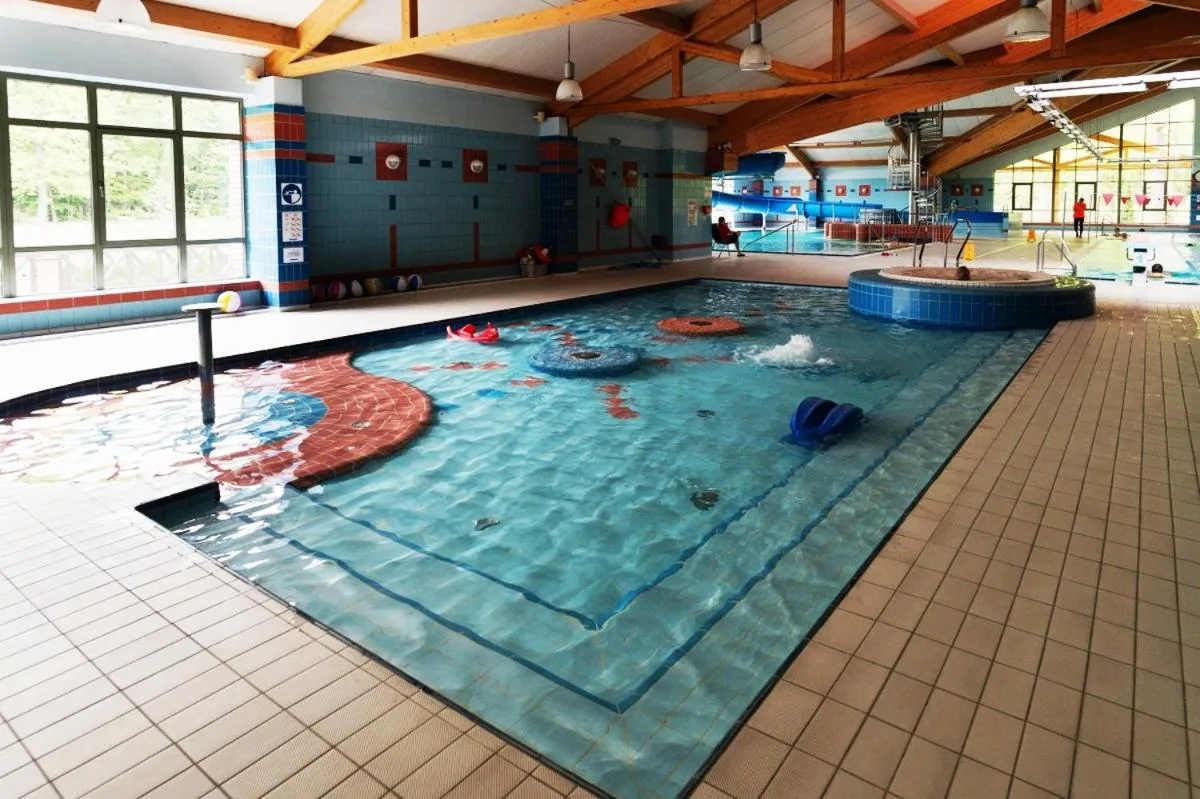 Swimming pool in Stacja Nowa Gdynia Bed & Breakfast Aquapark