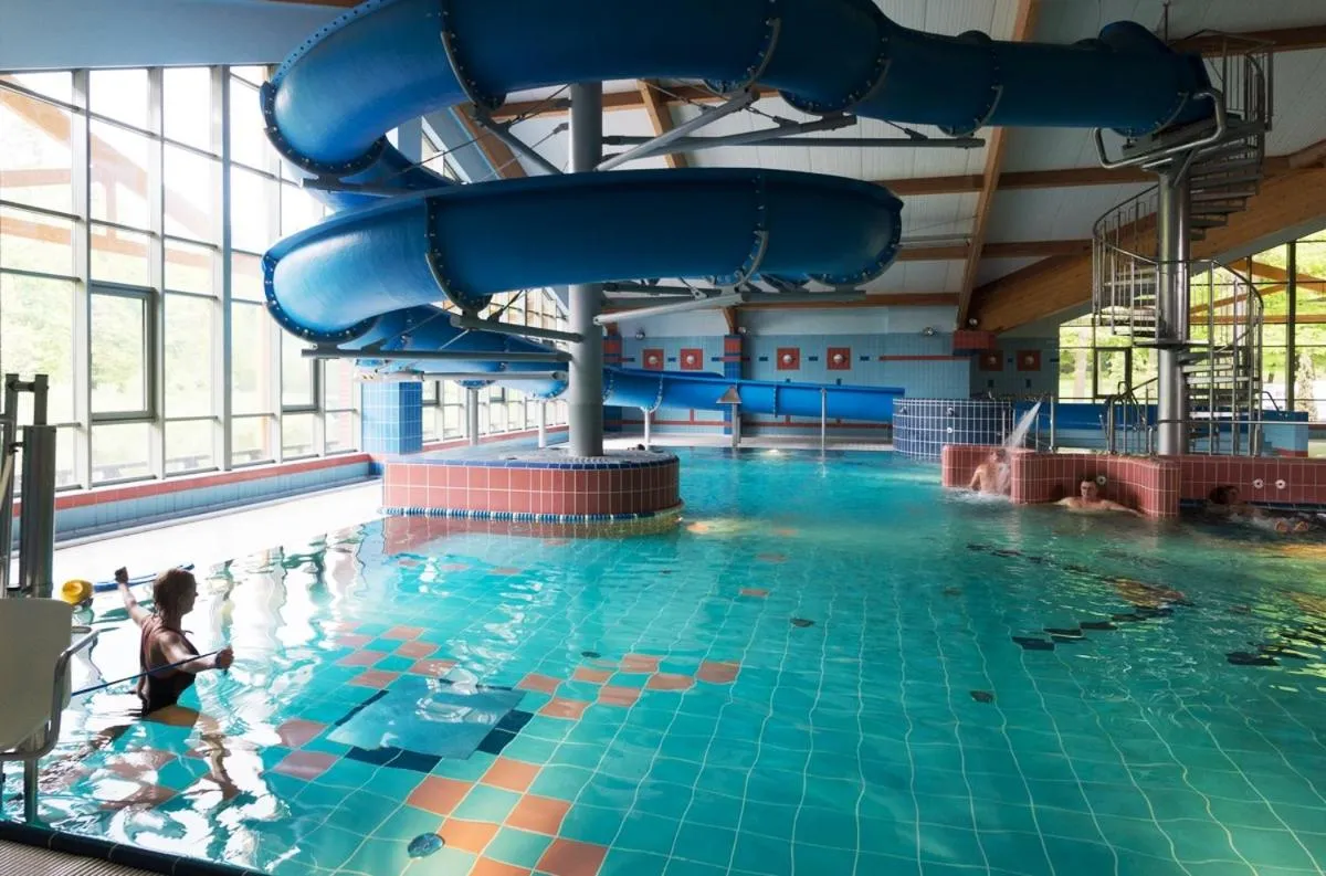 Swimming pool in Stacja Nowa Gdynia Bed & Breakfast Aquapark