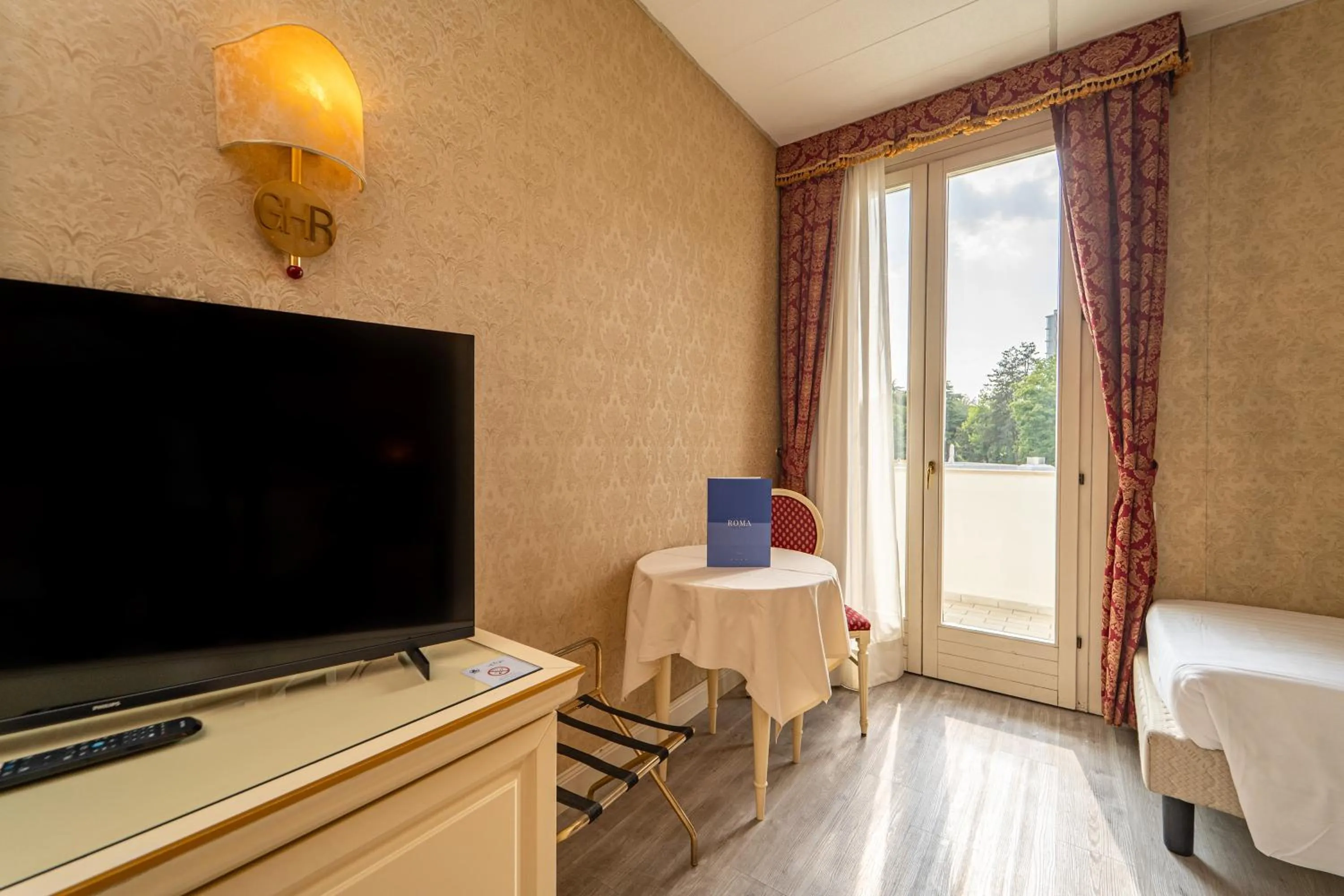 TV and multimedia, Bed in Hotel Terme Roma