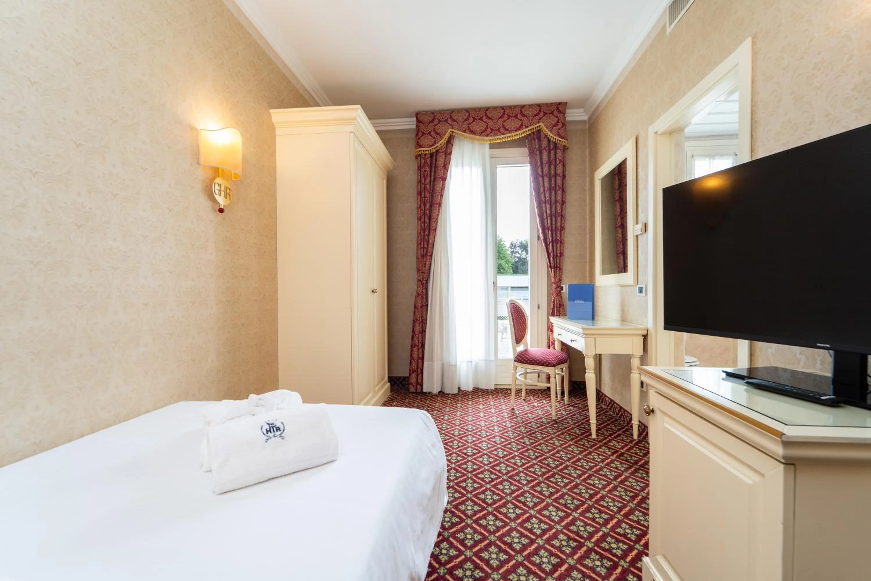 TV and multimedia, Bed in Hotel Terme Roma