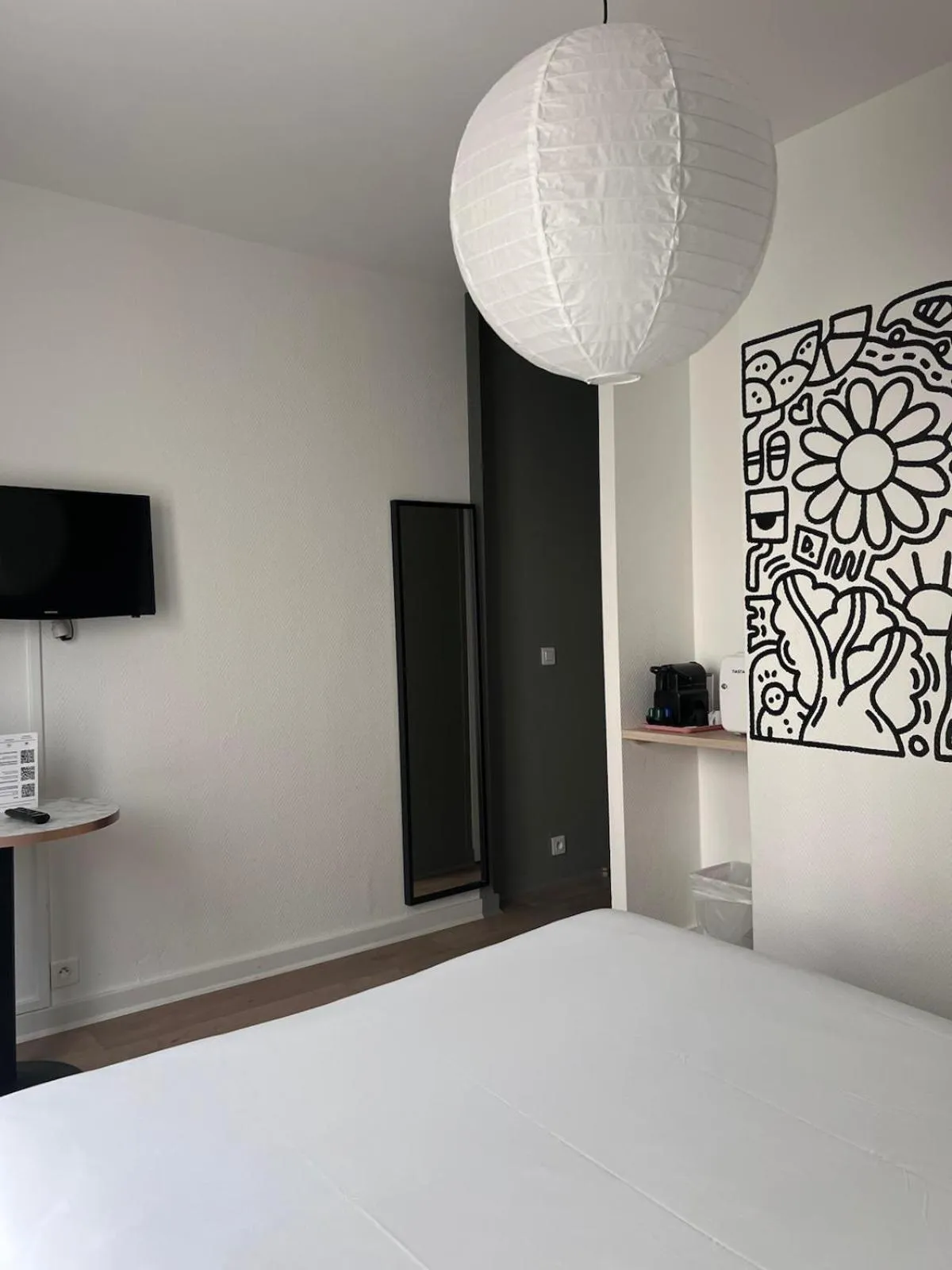 Bed in Hôtel Beauquartier Montmartre