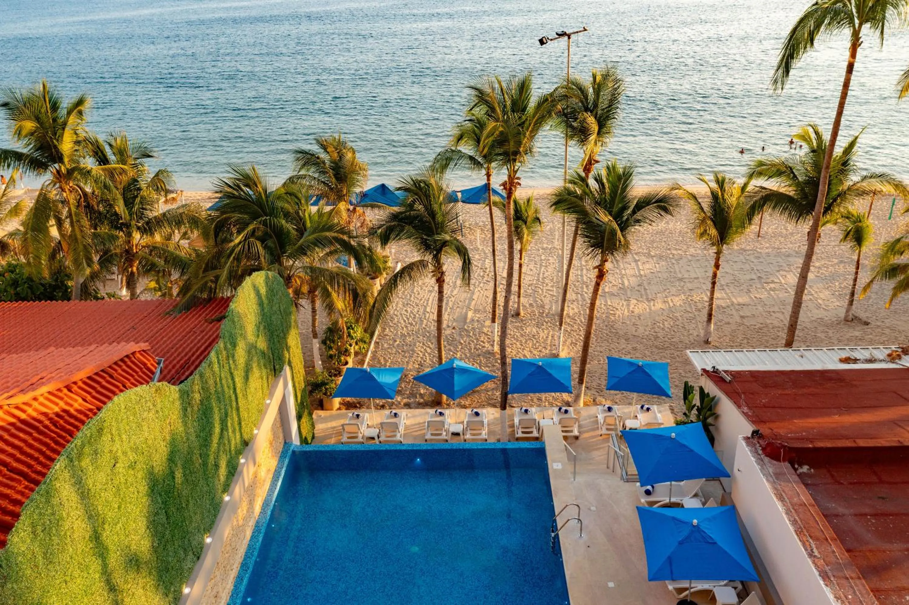 Swimming pool in Ritz Acapulco All Inclusive