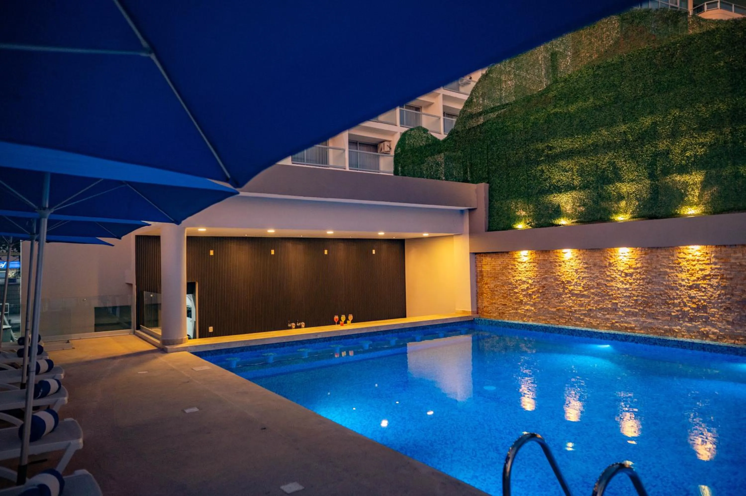 Swimming pool in Ritz Acapulco All Inclusive