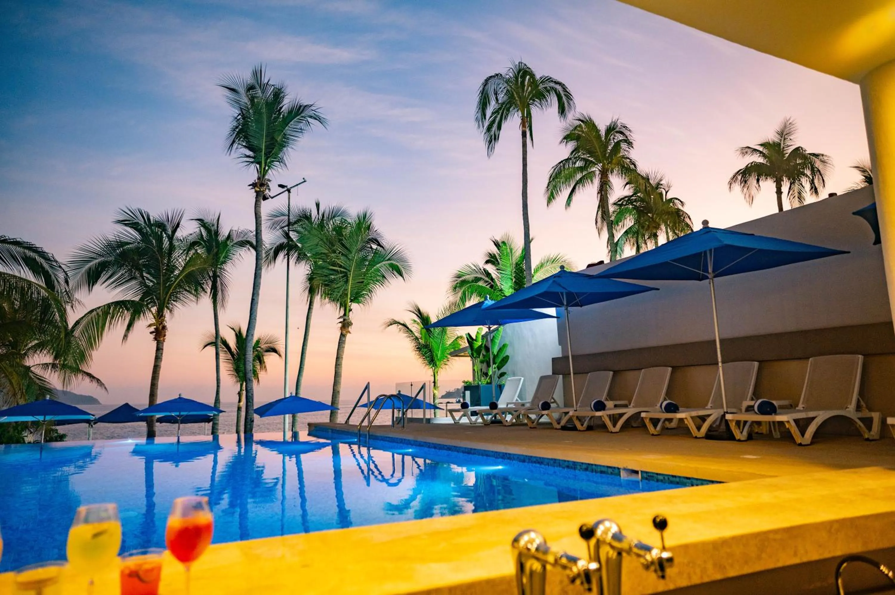 Swimming pool in Ritz Acapulco All Inclusive