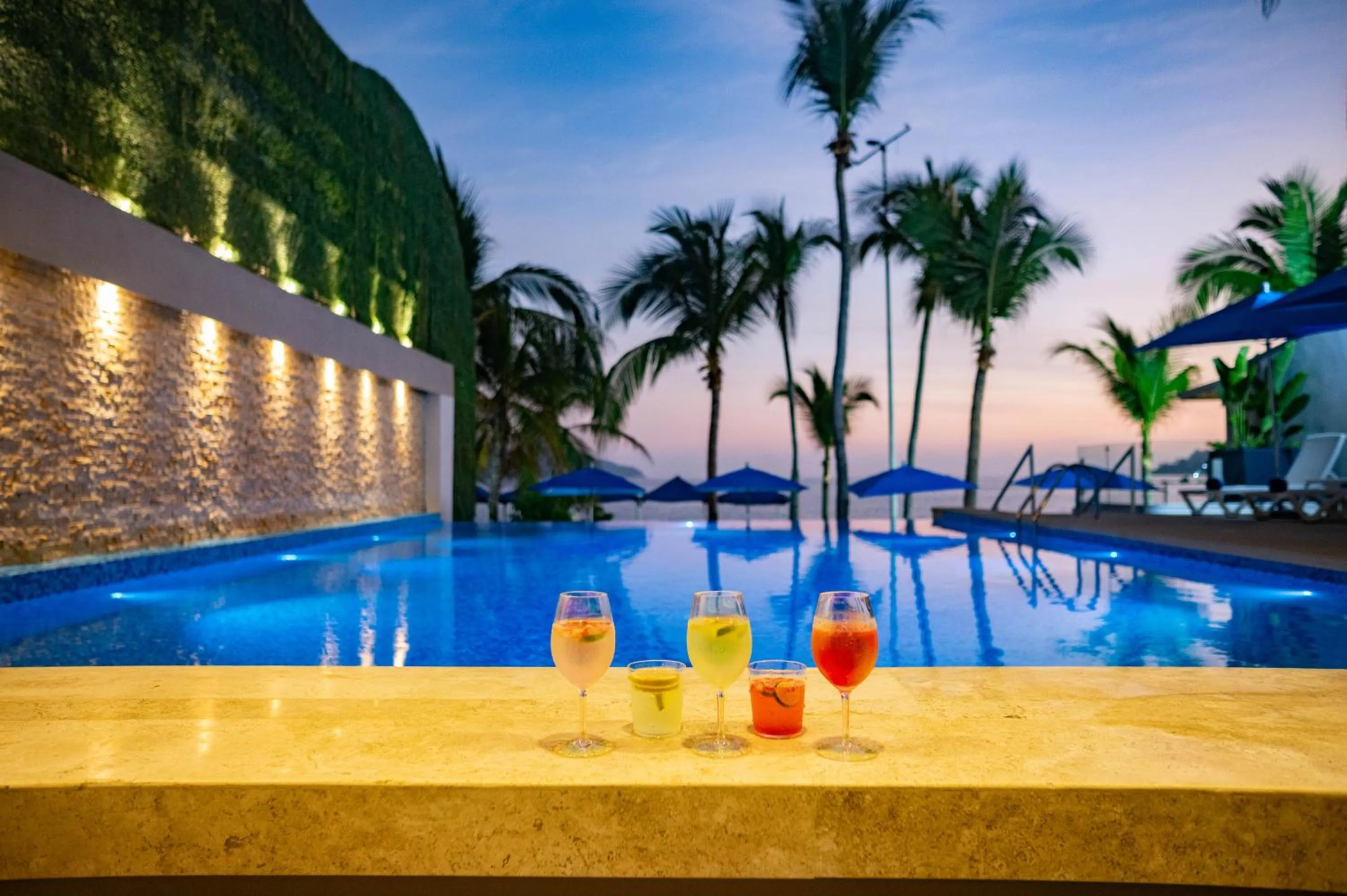 Swimming pool in Ritz Acapulco All Inclusive