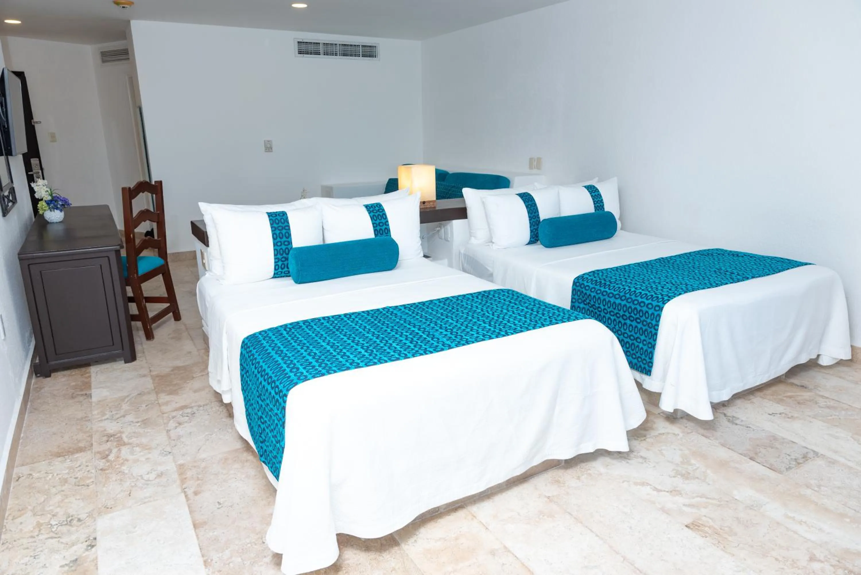 TV and multimedia, Bed in Ritz Acapulco All Inclusive