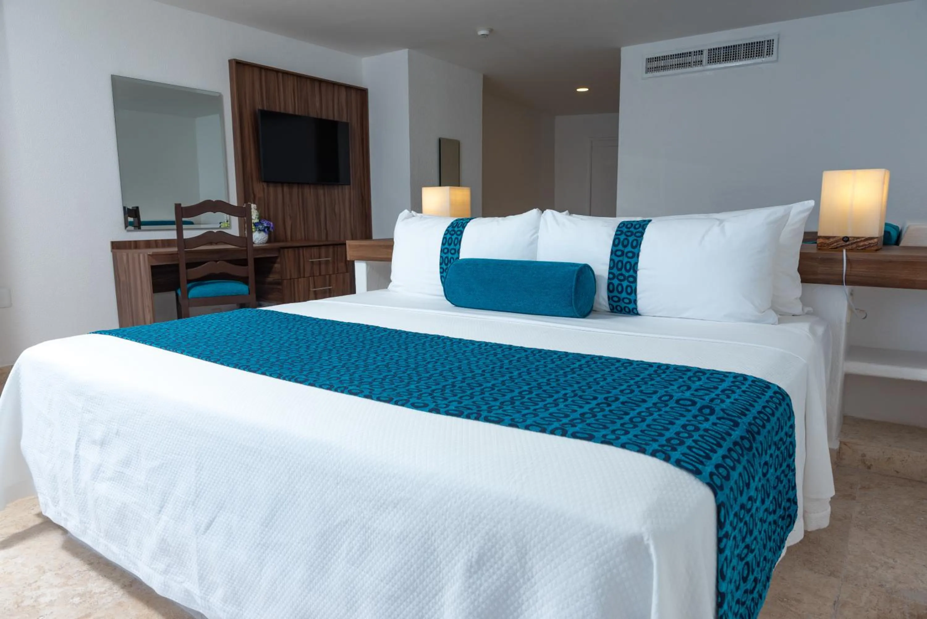 Bed in Ritz Acapulco All Inclusive