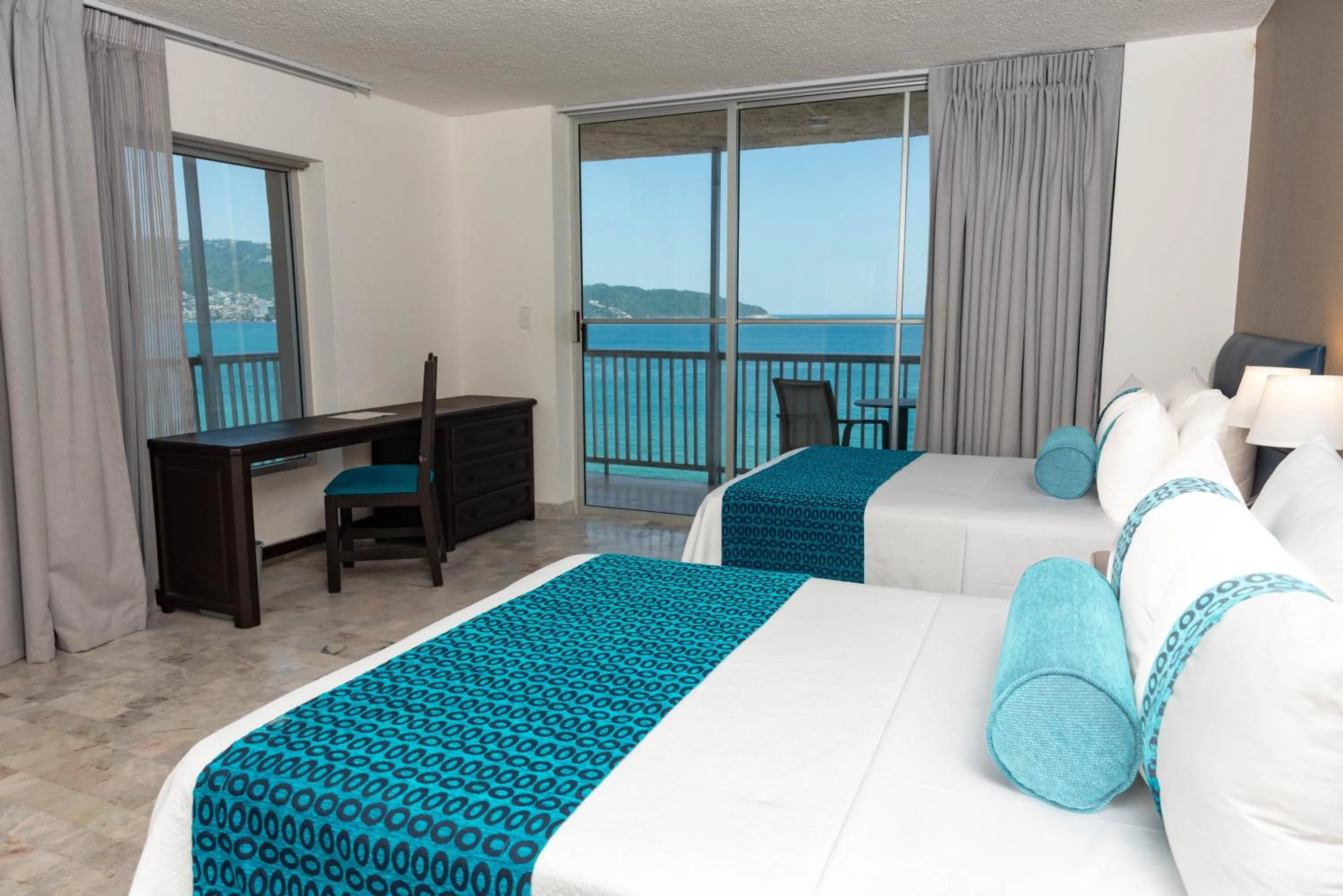 Bed in Ritz Acapulco All Inclusive