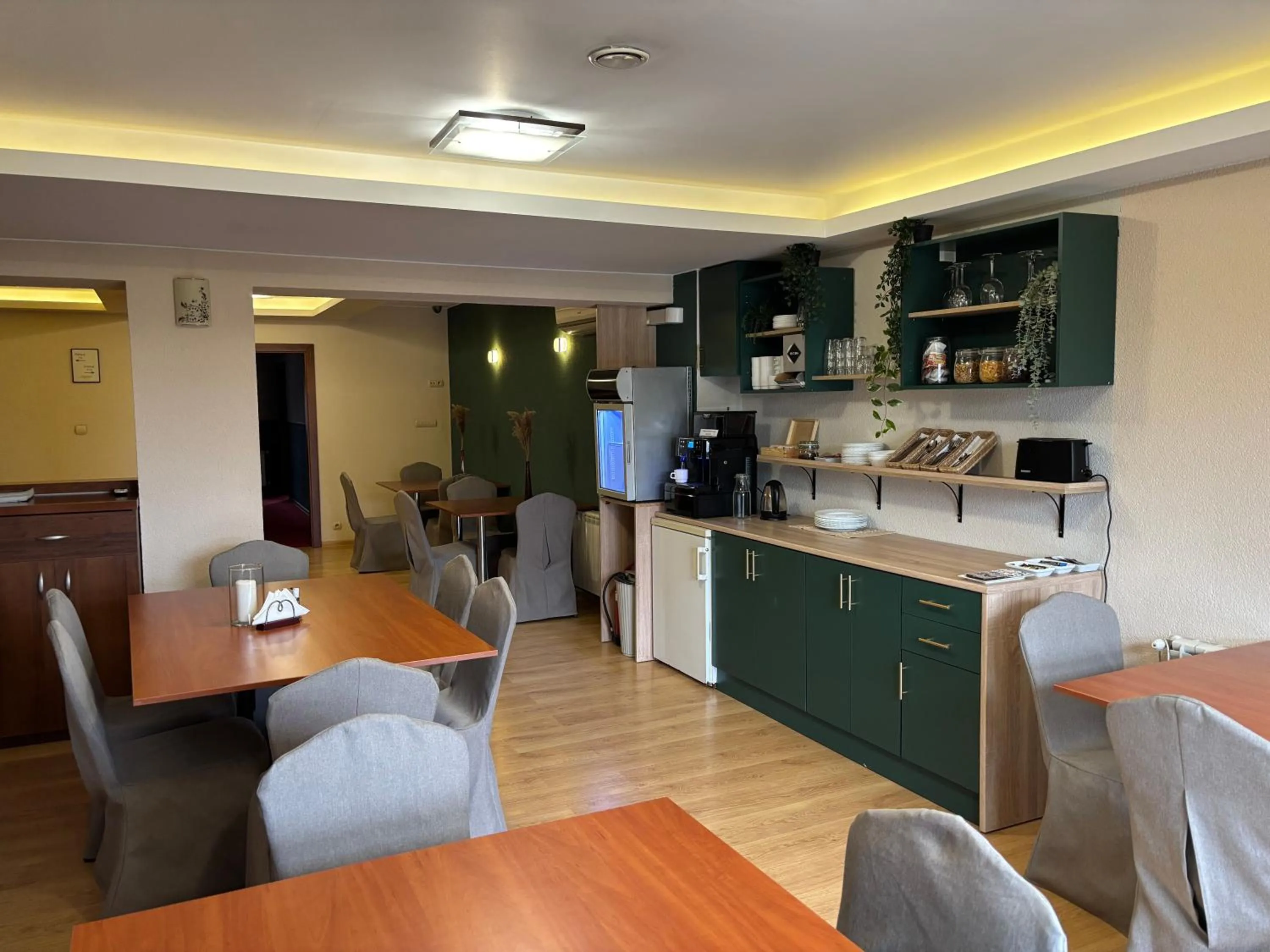 Restaurant/places to eat in Bankietowa Hotel & Restauracja