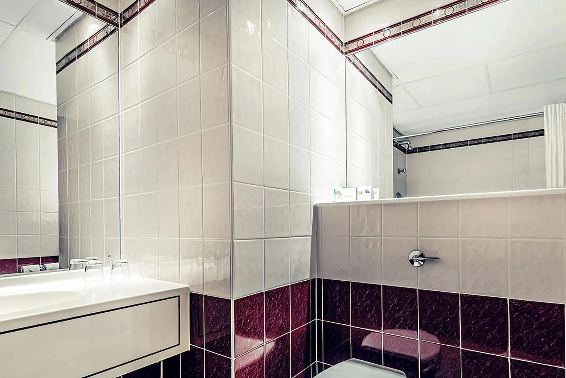 Bathroom in Coppid Beech