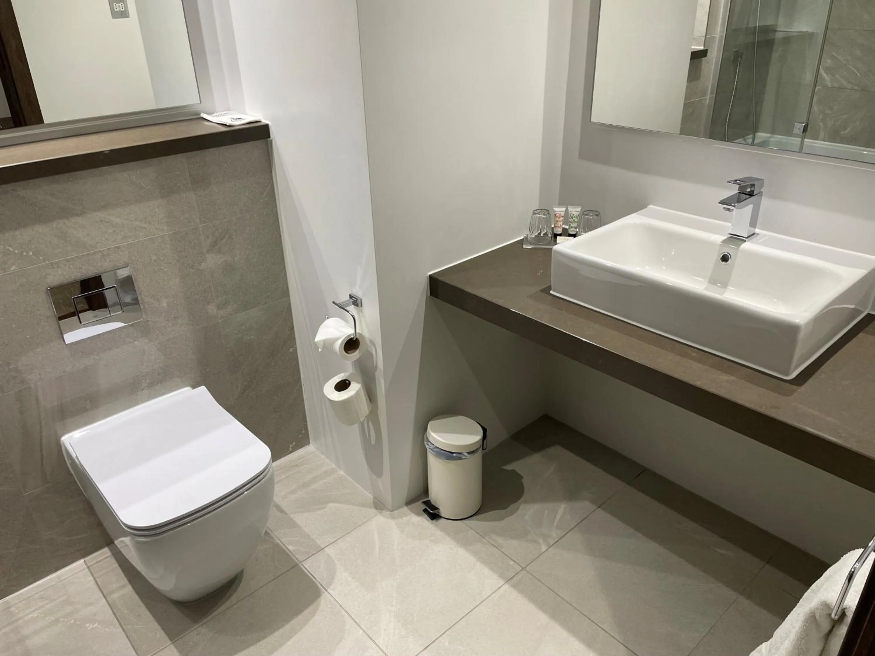 Toilet in Coppid Beech