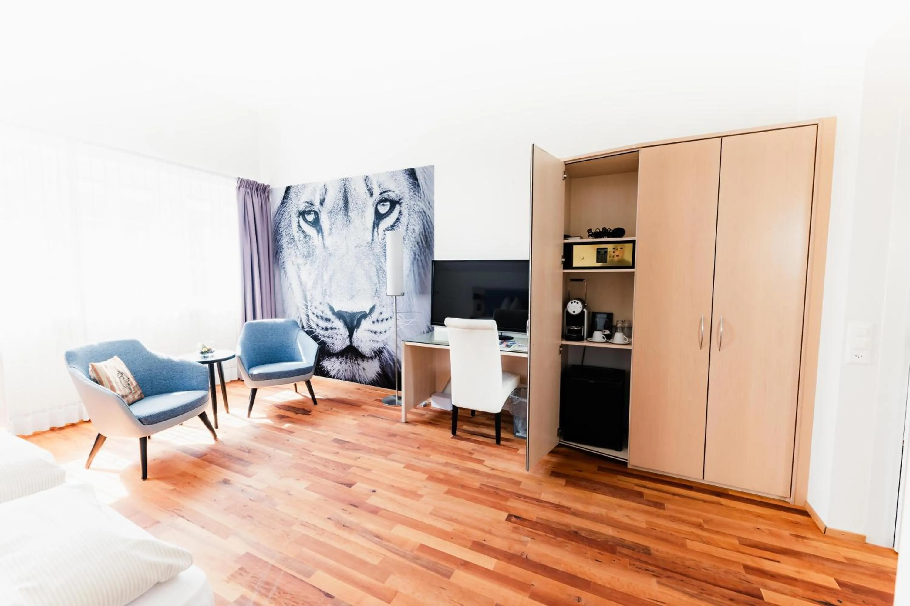 wardrobe in Landgasthof Leuen