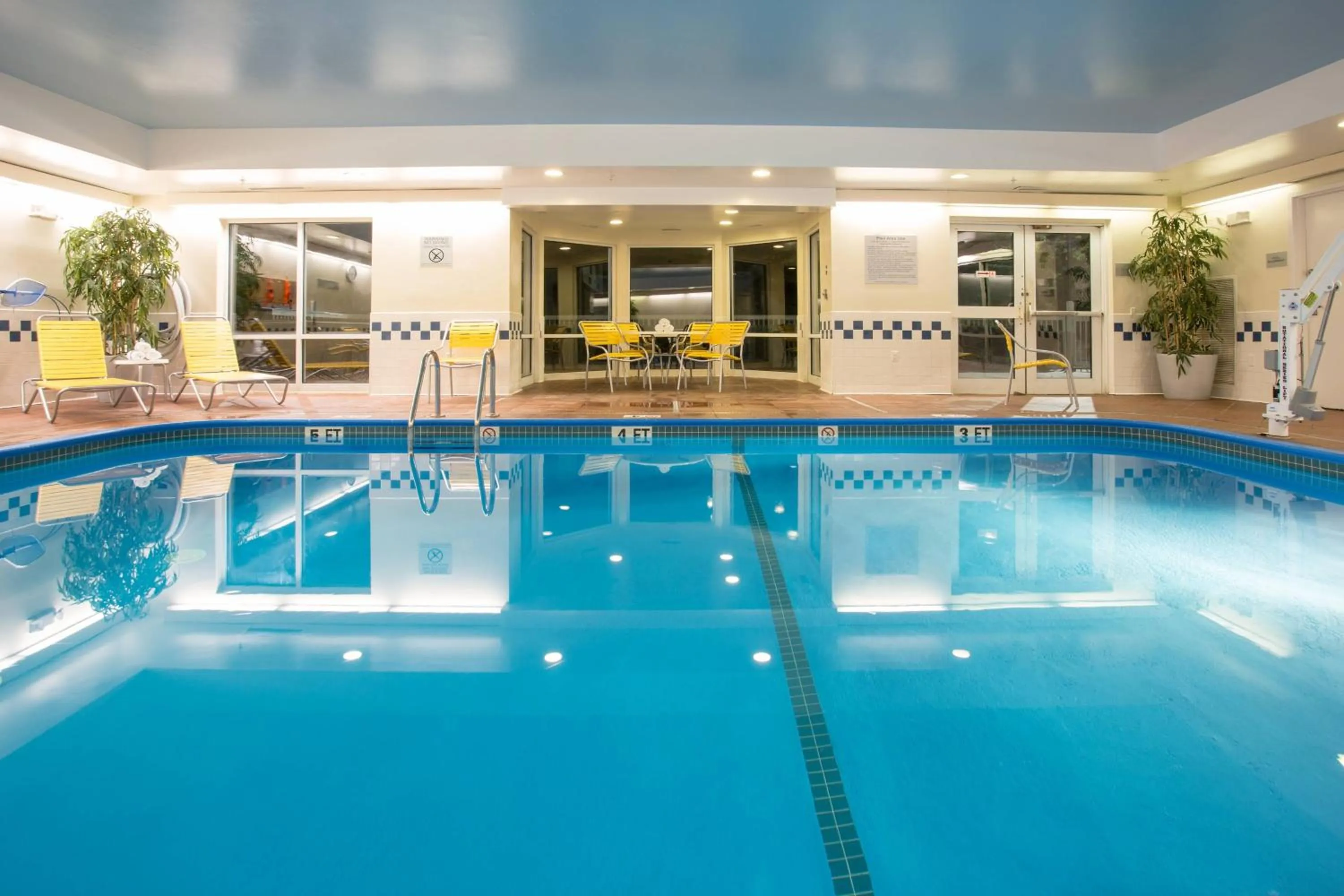 Swimming pool in Fairfield Inn & Suites by Marriott Boston Milford