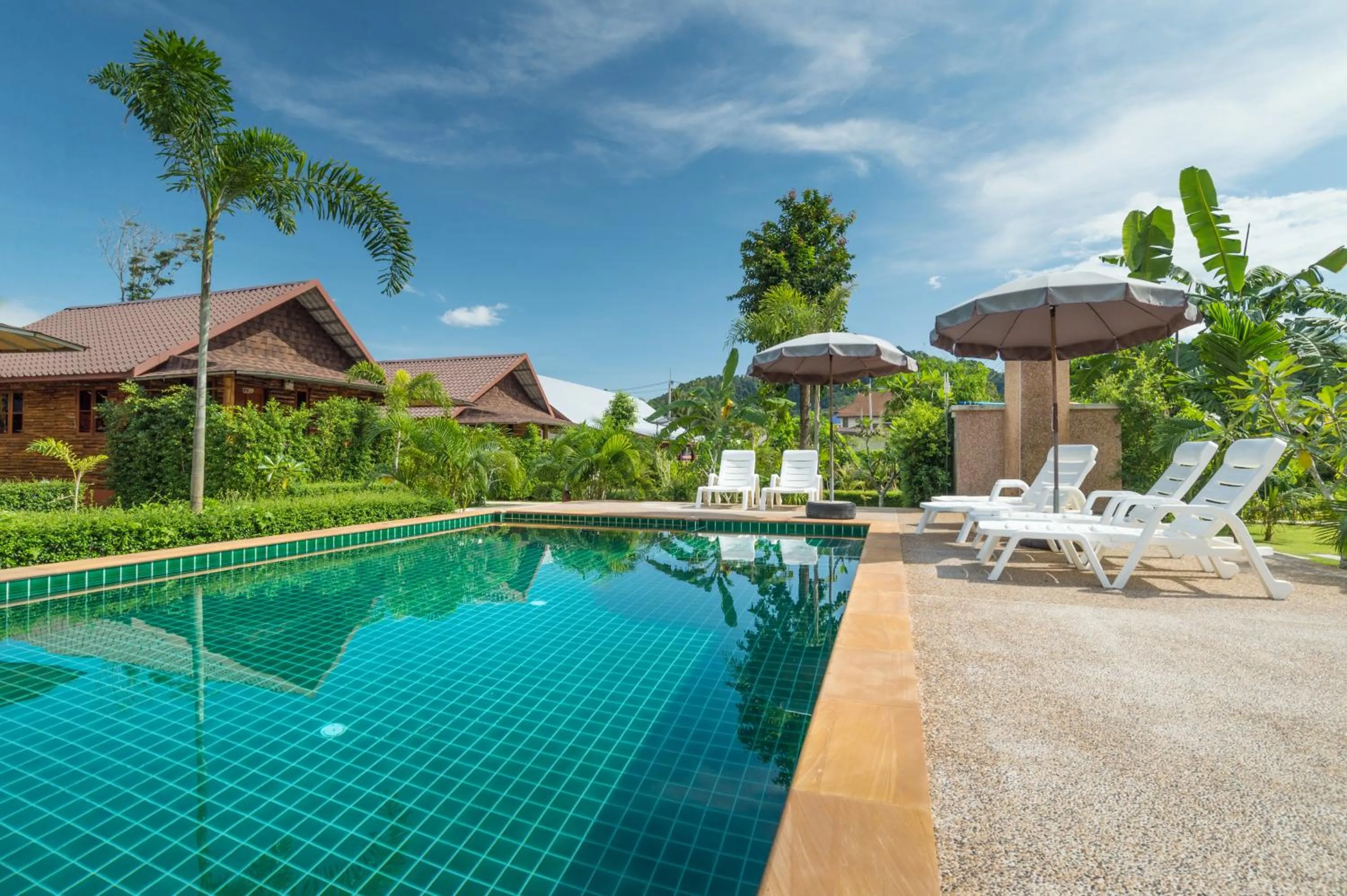 Garden in Pinthong Aonang Villa