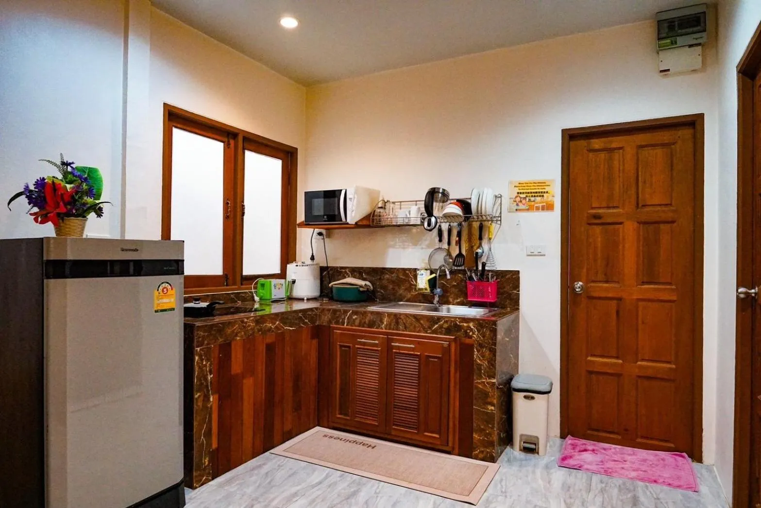 Kitchen or kitchenette in Pinthong Aonang Villa