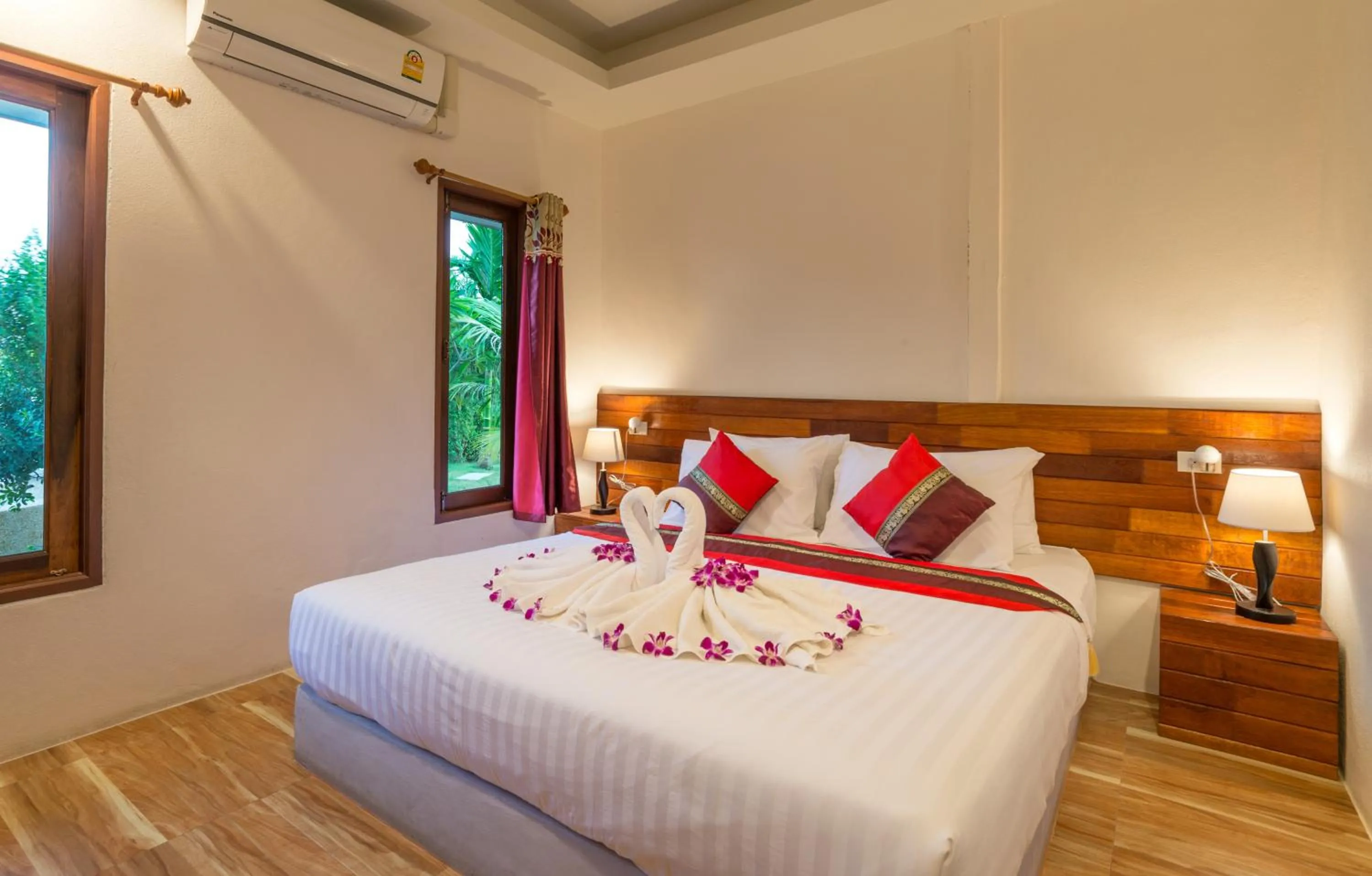 Bed in Pinthong Aonang Villa